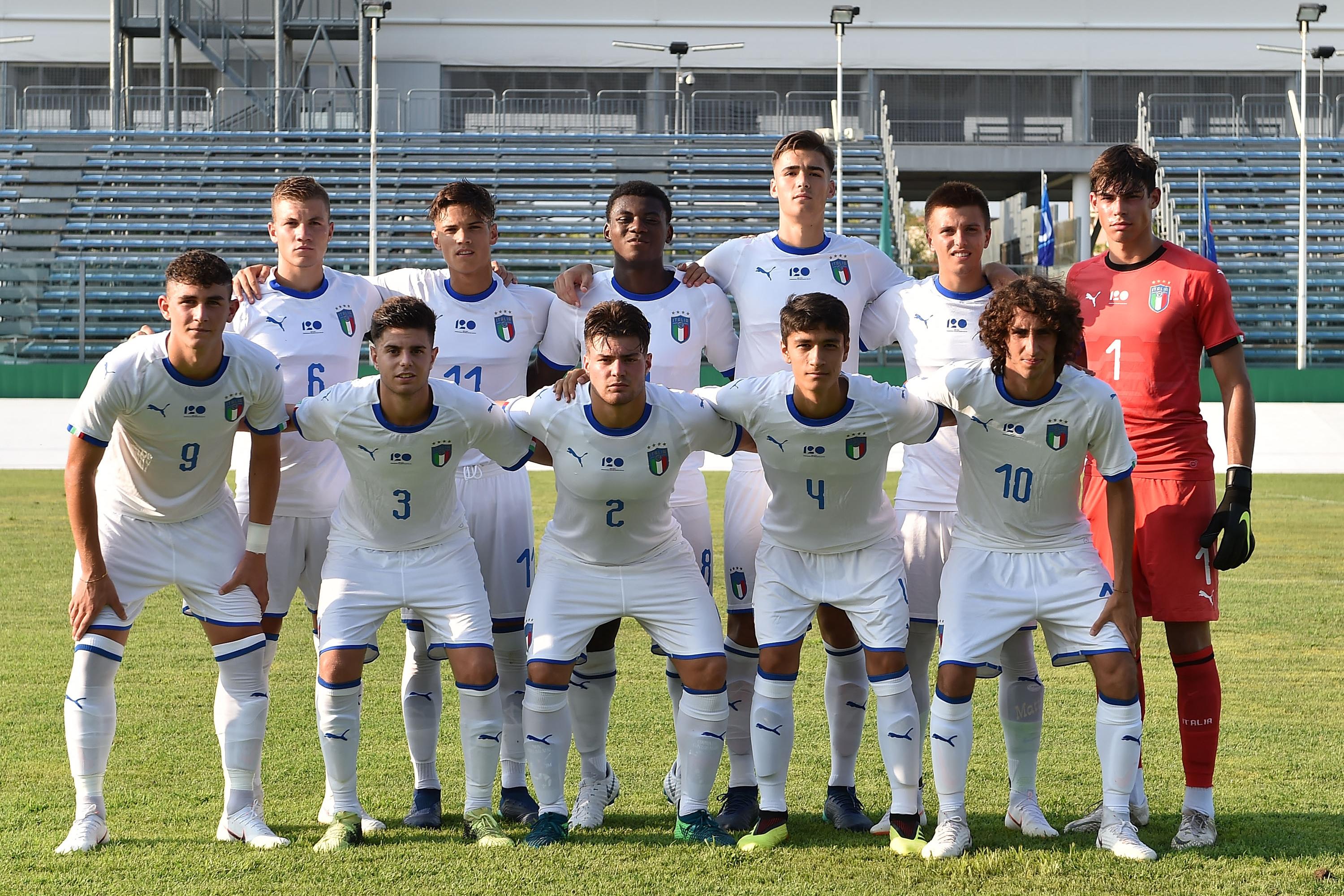 PORDENONE, ITALY - AUGUST 07:  Team of Italy U18 prior the International Friendly match between Italy U18 and Slovenia U18 on August 7, 2018 in Pordenone, Italy.  (Photo by Giuseppe Bellini/Getty Images)