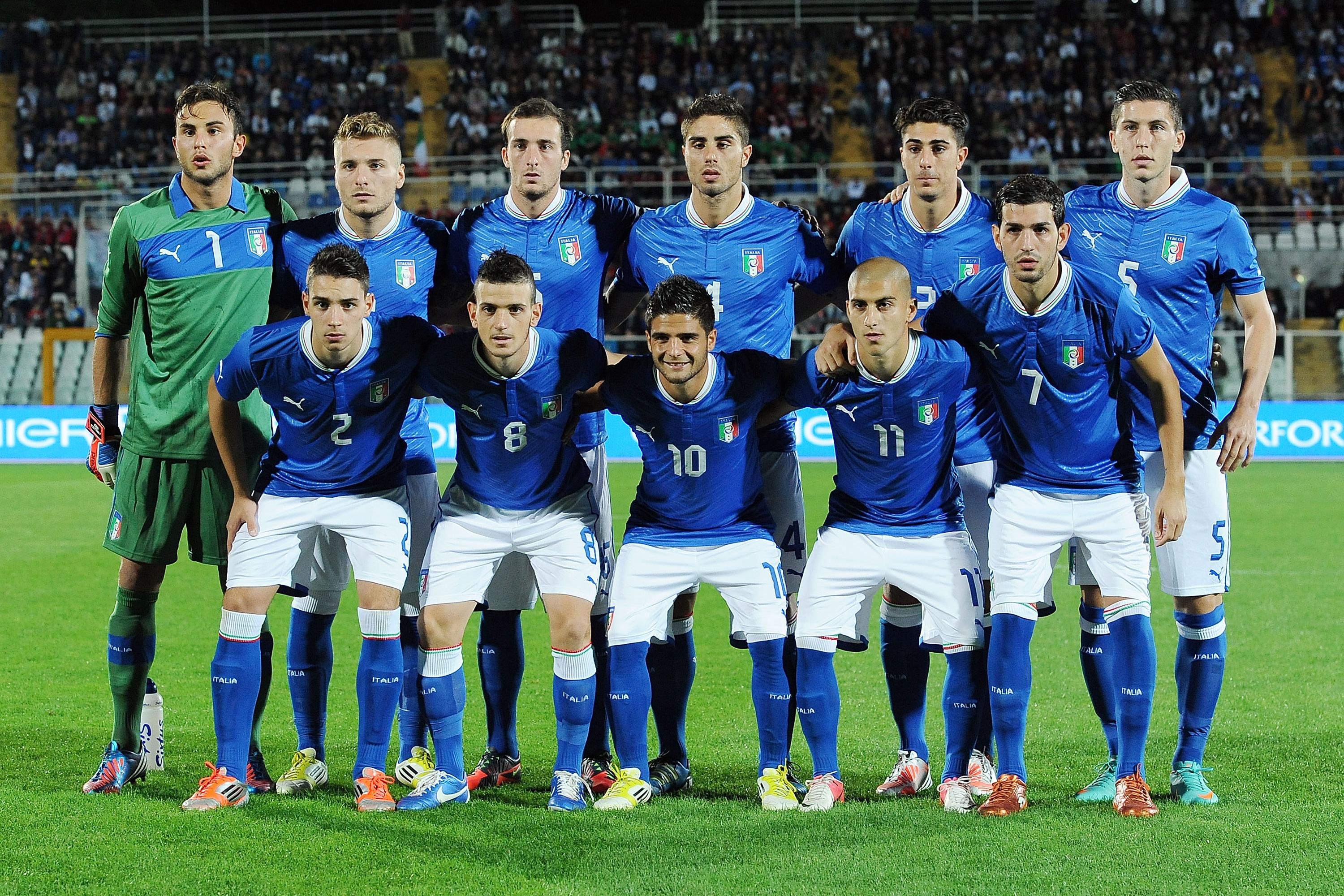 PESCARA, ITALY - OCTOBER 12: Team of Italy before the UEFA European Under-21 Championship play-off match between Italy and Sweden at Adriatico Stadium on October 12, 2012 in Pescara, Italy. (Photo by Giuseppe Bellini/Getty Images)