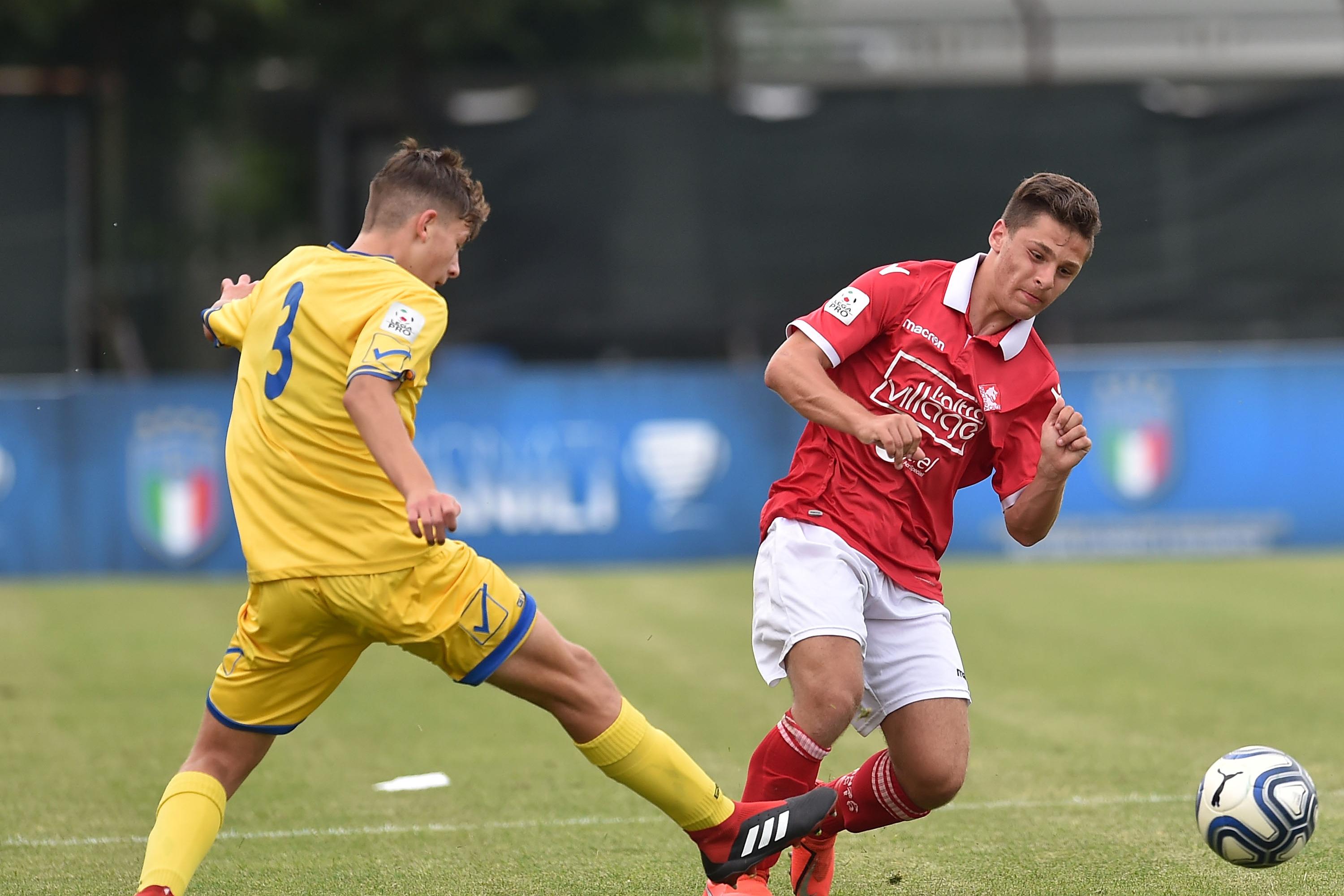 SANT\\'ARCANGELO DI ROMAGNA, ITALY - JUNE 14: Player of Piacenza and player of Paganese in action during the Serie C Under 15 Playoff Final between Paganese U15 and Piacenza U15 at Stadium Valentino Mazzola on June 14, 2019 in Sant\\'Arcangelo di Romagna, Italy. (Photo by Giuseppe Bellini/Getty Images)
