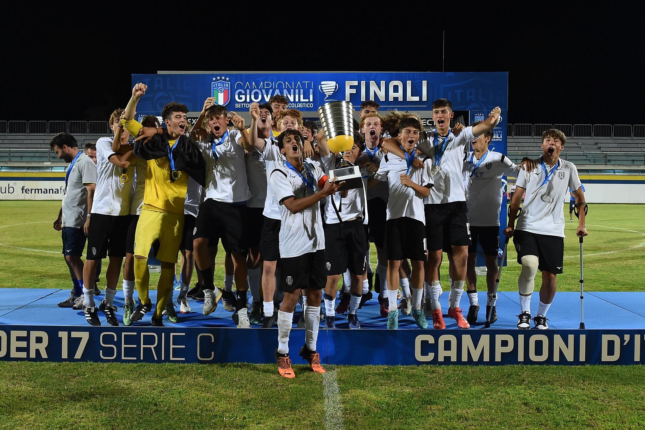 FERMO, ITALY - JUNE 17:  Players of Cesena celebrates the victory after the Serie C U17 Final match between Padova and Cesena at Stadio Bruno Recchioni on June 17, 2022 in Fermo, Italy.  (Photo by Giuseppe Bellini/Getty Images)