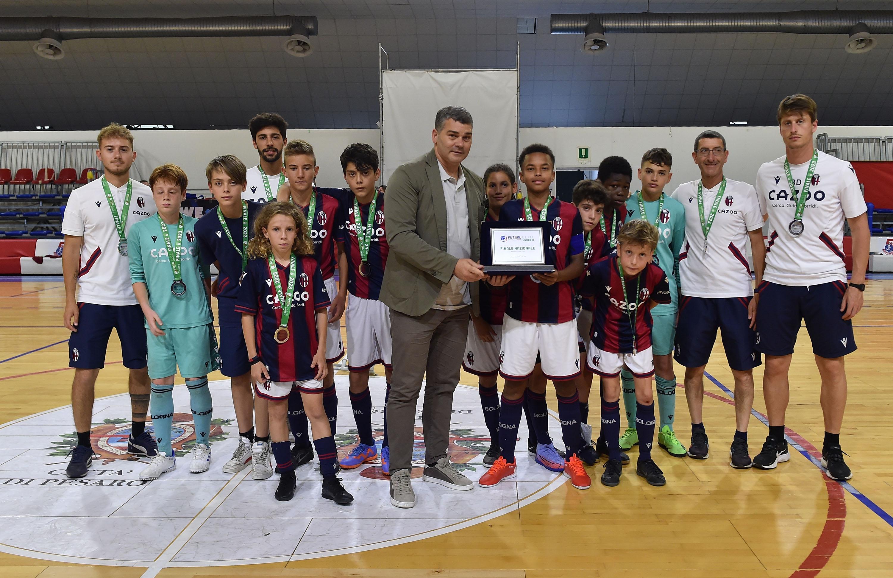 PESARO, ITALY - JUNE 04: Team of Bologna second classified after U13 Futsal Elite at Palacampanara on June 4, 2023 in Pesaro, Italy. (Photo by Giuseppe Bellini/Getty Images)