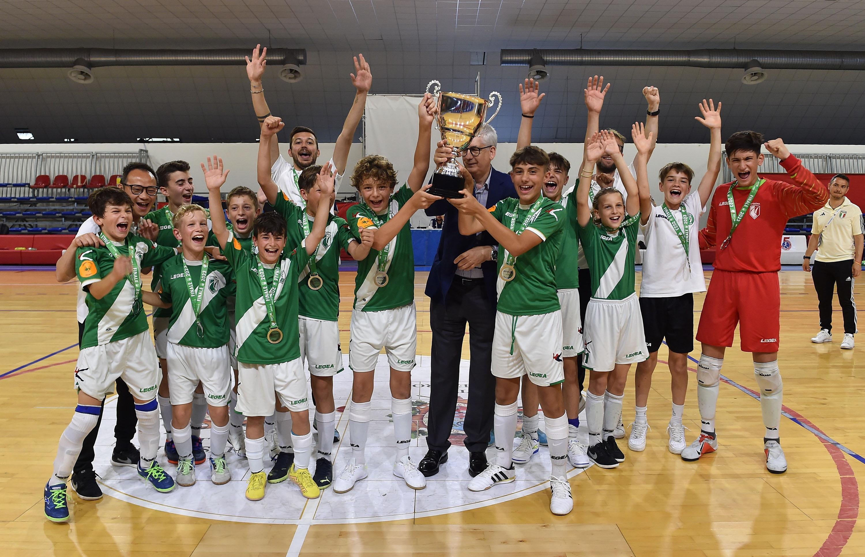 PESARO, ITALY - JUNE 04: Team of Liventina first classified after U13 Futsal Elite at Palacampanara on June 4, 2023 in Pesaro, Italy. (Photo by Giuseppe Bellini/Getty Images)