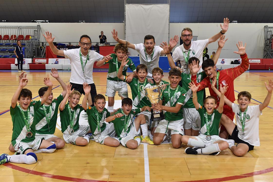 PESARO, ITALY - JUNE 04:  Team of Liventina first classified after U13 Futsal Elite at Palacampanara on June 4, 2023 in Pesaro, Italy.  (Photo by Giuseppe Bellini/Getty Images)