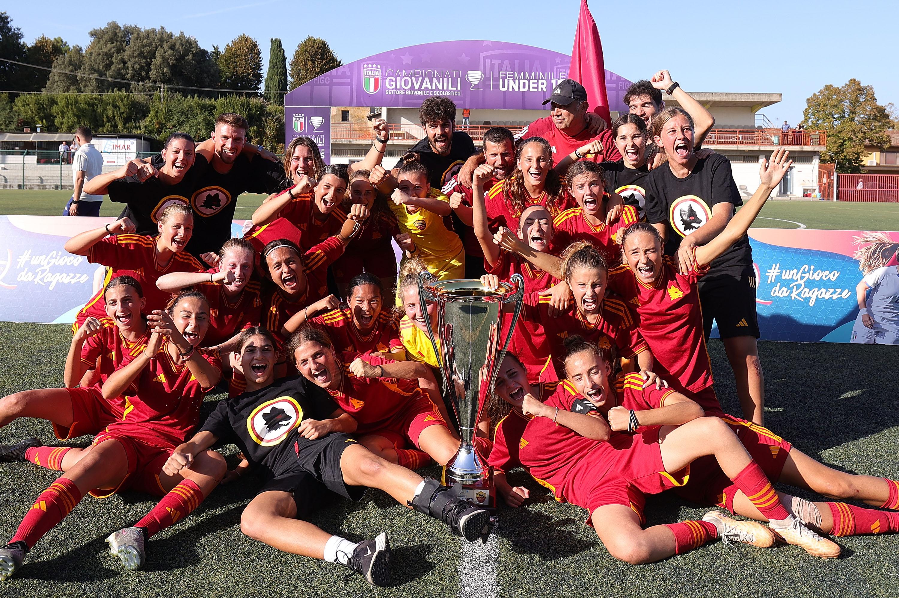 CHIUSI, ITALY - OCTOBER 8: AS Roma celebrates the victory during the FIGC U15 Women Pre-season Finals match between AS Roma and FC Internazionale on October 8, 2023 in Chiusi, Italy. (Photo by Gabriele Maltinti/Getty Images)