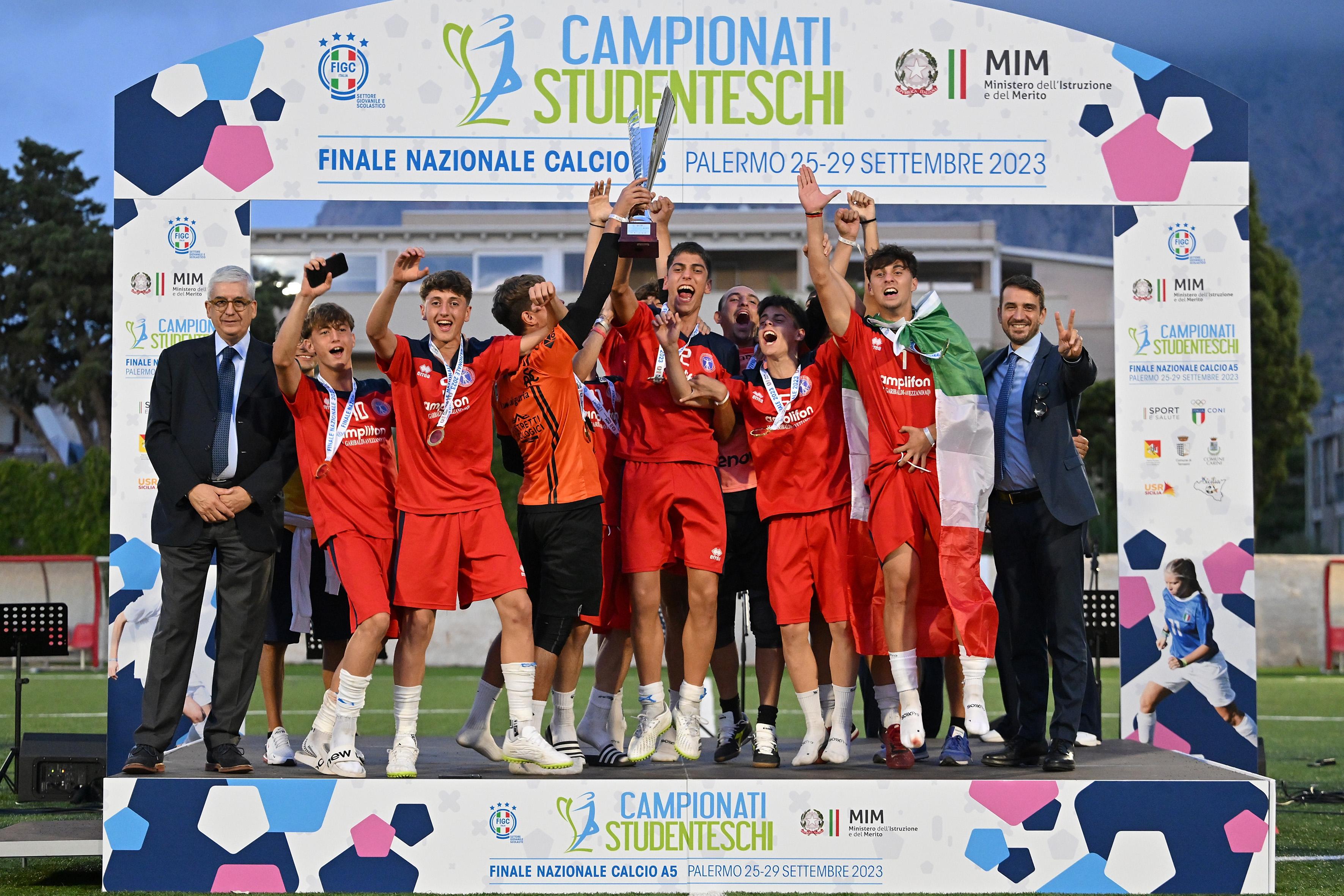 Campionati Studenteschi 2023: nel calcio a 5 trionfano l’istituto \"Orsini-Licini\" di Ascoli Piceno e il \"Virtuto-Pollione\" di Avezzano