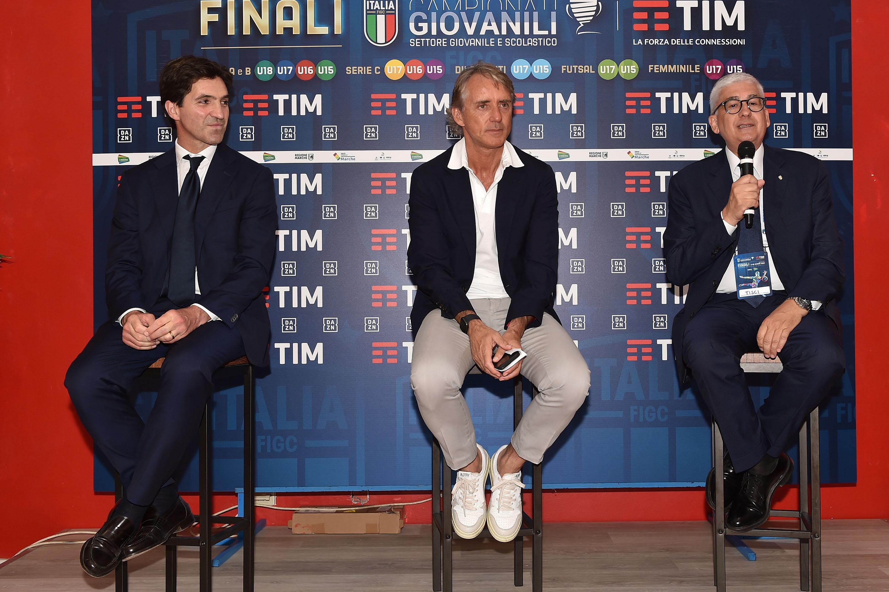 ANCONA, ITALY - JUNE 23: Francesco Acquaroli (L) President of the Marche Region; Robetro Mancini (C) head coach of Italy Vito Roberto Tisci (R) President of the FIGC Youth and School Sector during the U17 Serie A e B Final match between AS Roma and FC Internazionale at Del Conero Stadium on June 23, 2023 in Ancona, Italy. (Photo by Giuseppe Bellini/Getty Images) *** Local Caption *** Francesco AcquaroliRobetro ManciniVito Roberto Tisci