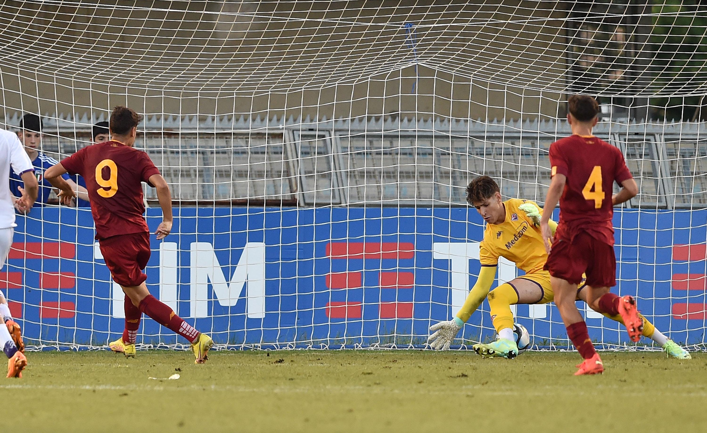 SAN BENEDETTO DEL TRONTO, ITALY - JUNE 26: Valerio Cinti of AS Roma scores goal 0-2 during the U16 Serie A e B Final match between Fiorentina and AS Roma at Stadio Riviera delle Palme on June 26, 2023 in San Benedetto del Tronto, Italy. (Photo by Giuseppe Bellini/Getty Images) *** Local Caption *** Valerio Cinti