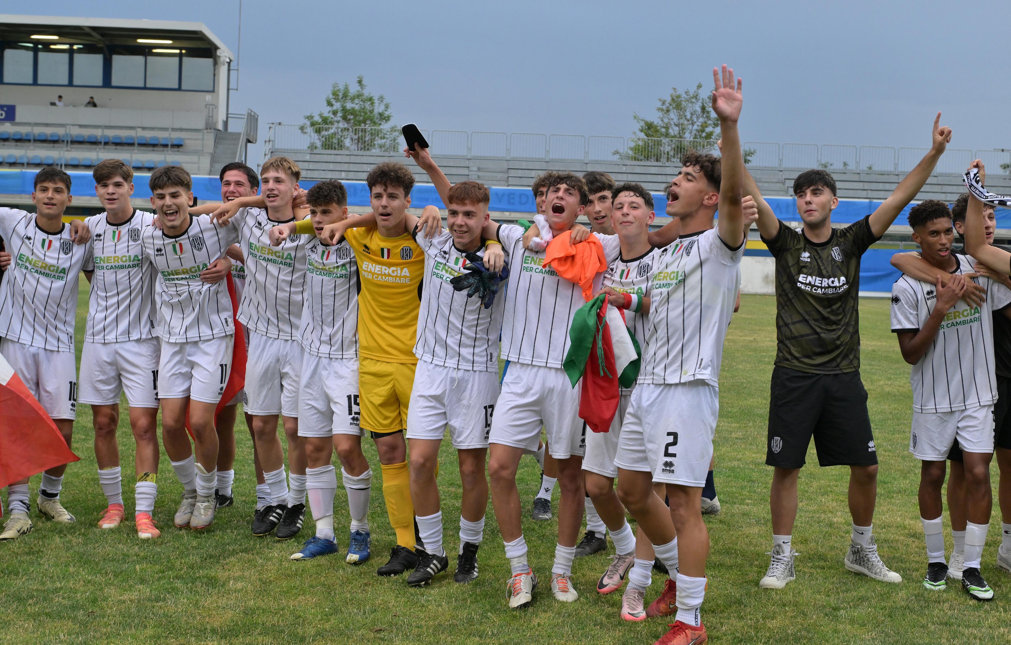 FERMO, ITALY - JUNE 23: Players of Cesena celebrate the victory after the Serie C U16 Final match between Cesena and Virtus Entella at Stadio Bruno Recchioni on June 23, 2024 in Fermo, Italy. (Photo by Giuseppe Bellini/Getty Images)
