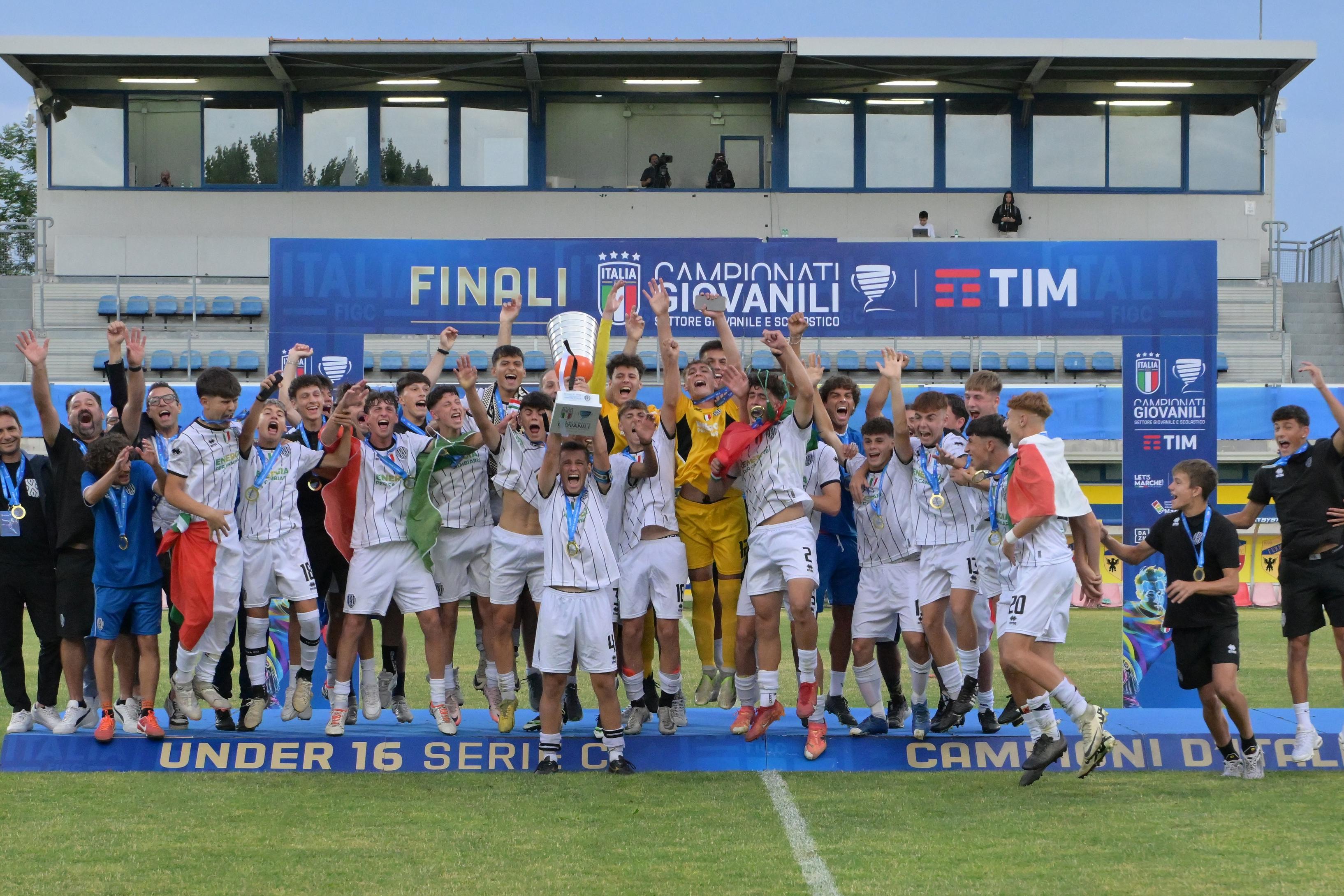 Under 16 Serie C, è ancora 'Romagna Mia': il Cesena batte 2-1 la Virtus Entella ed è campione d'Italia per il secondo anno di fila