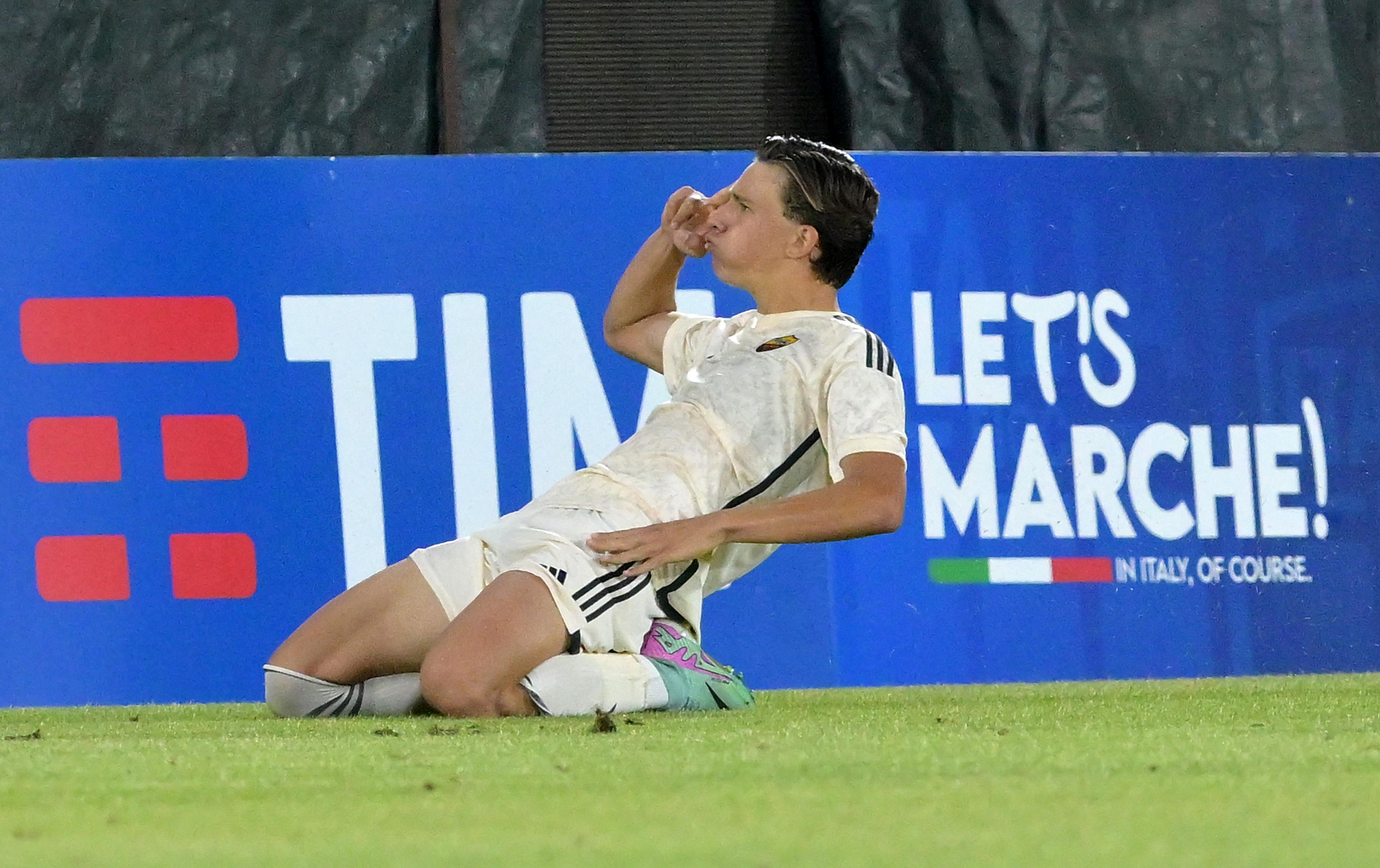 ASCOLI PICENO, ITALY - JUNE 11: Filippo Reale of AS Roma celebrates after scoring goal 2-0 during the U18 Semi-final match between AS Roma and Atalanta BC at Stadio Cino e Lillo Del Duca on June 11, 2024 in Ascoli Piceno, Italy. (Photo by Giuseppe Bellini/Getty Images)