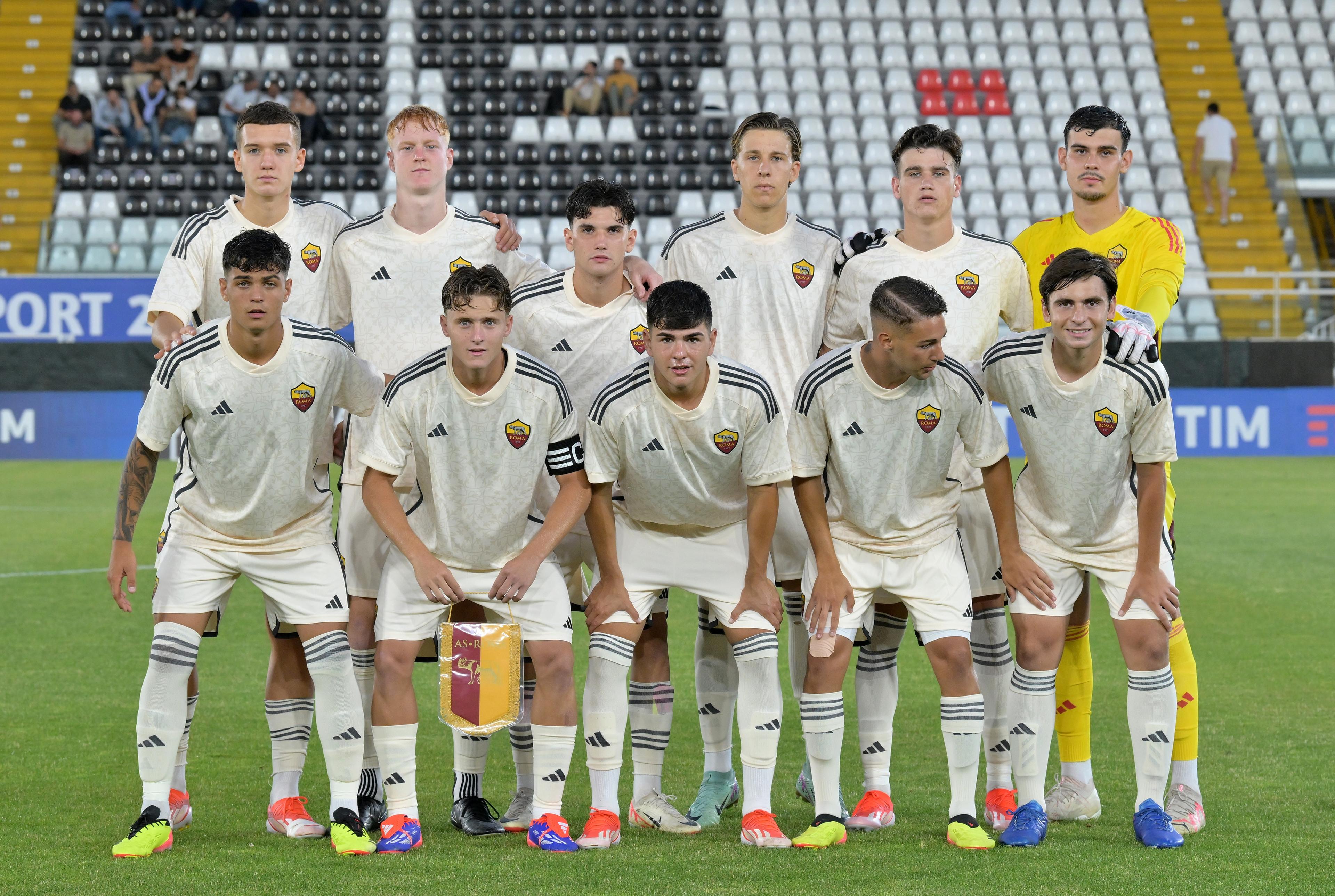 ASCOLI PICENO, ITALY - JUNE 11: Team of AS Roma prior the U18 Semi-final match between AS Roma and Atalanta BC at Stadio Cino e Lillo Del Duca on June 11, 2024 in Ascoli Piceno, Italy. (Photo by Giuseppe Bellini/Getty Images)