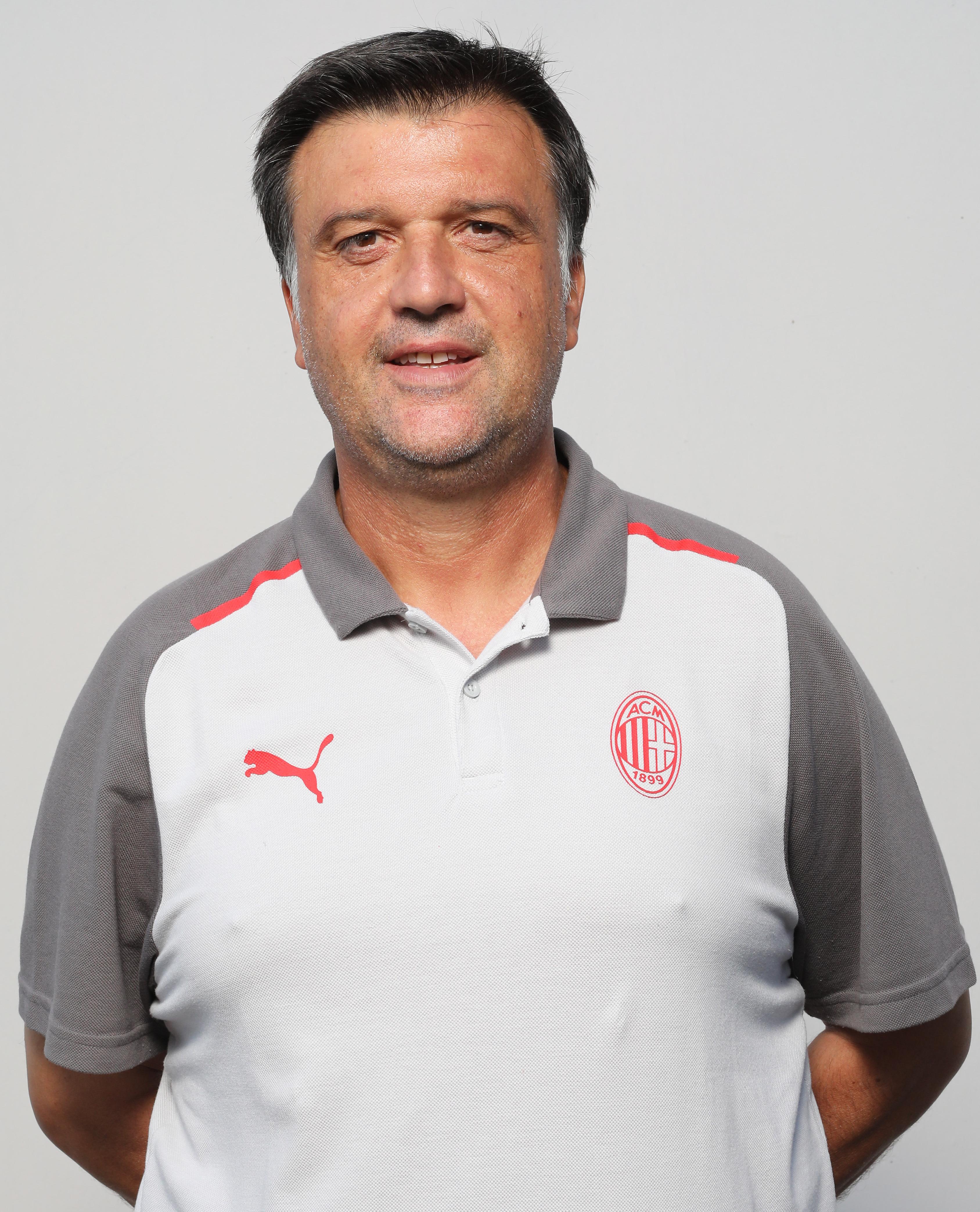 MILAN, ITALY - SEPTEMBER 14: Renna Giovanni poses for a photo during the AC Milan Youth Team Under U17 - 2007 Portrait Session at Vismara PUMA House of Football on September 14, 2023 in Milan, Italy. (Photo by Vincenzo Lombardo/AC Milan via Getty Images)
