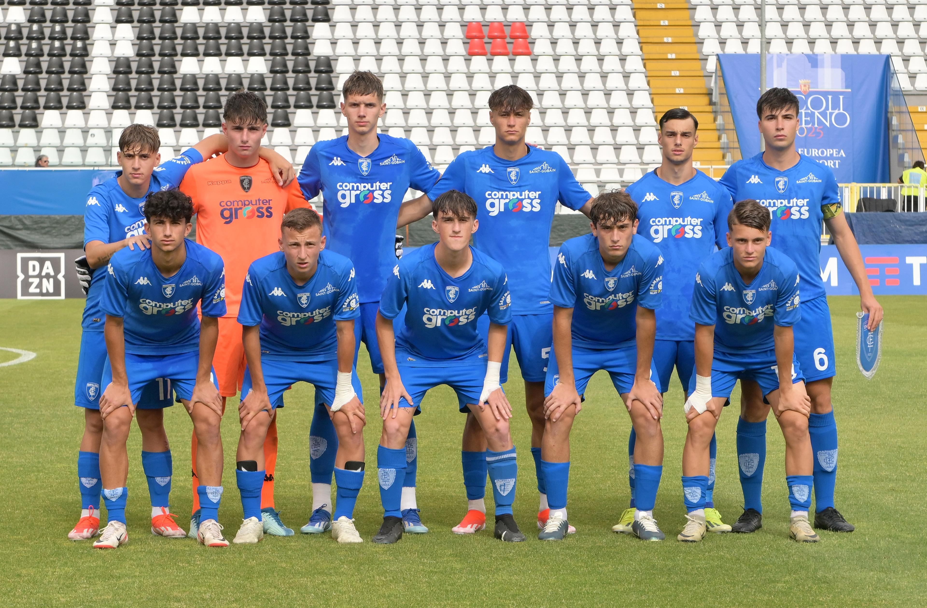 ASCOLI PICENO, ITALY - JUNE 19: Team of Empoli FC prior the Serie A & B U17 Semi-final match between ACF Fiorentina and Empoli FC at Stadio Cino e Lillo Del Duca on June 19, 2024 in Ascoli Piceno, Italy. (Photo by Giuseppe Bellini/Getty Images)