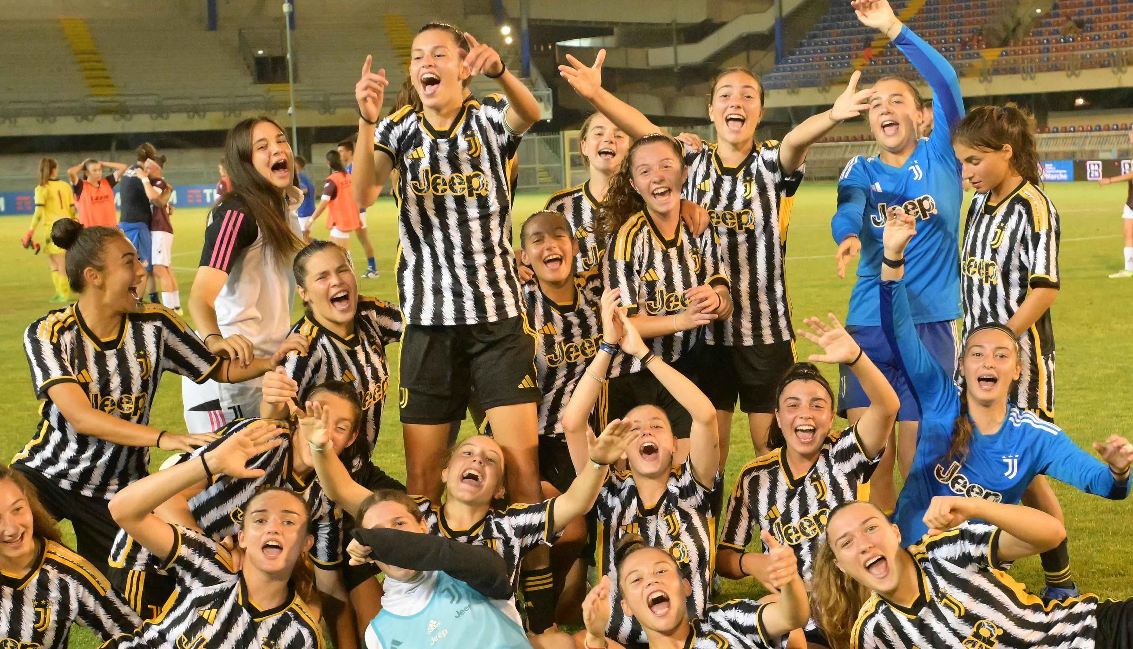 SAN BENEDETTO DEL TRONTO, ITALY - JUNE 28: Players of Juventus celebrate the victory after the U17 Women Semi-final match between Arezzo and Juventus at Stadio Riviera delle Palme on June 28, 2024 in San Benedetto del Tronto, Italy. (Photo by Giuseppe Bellini/Getty Images)