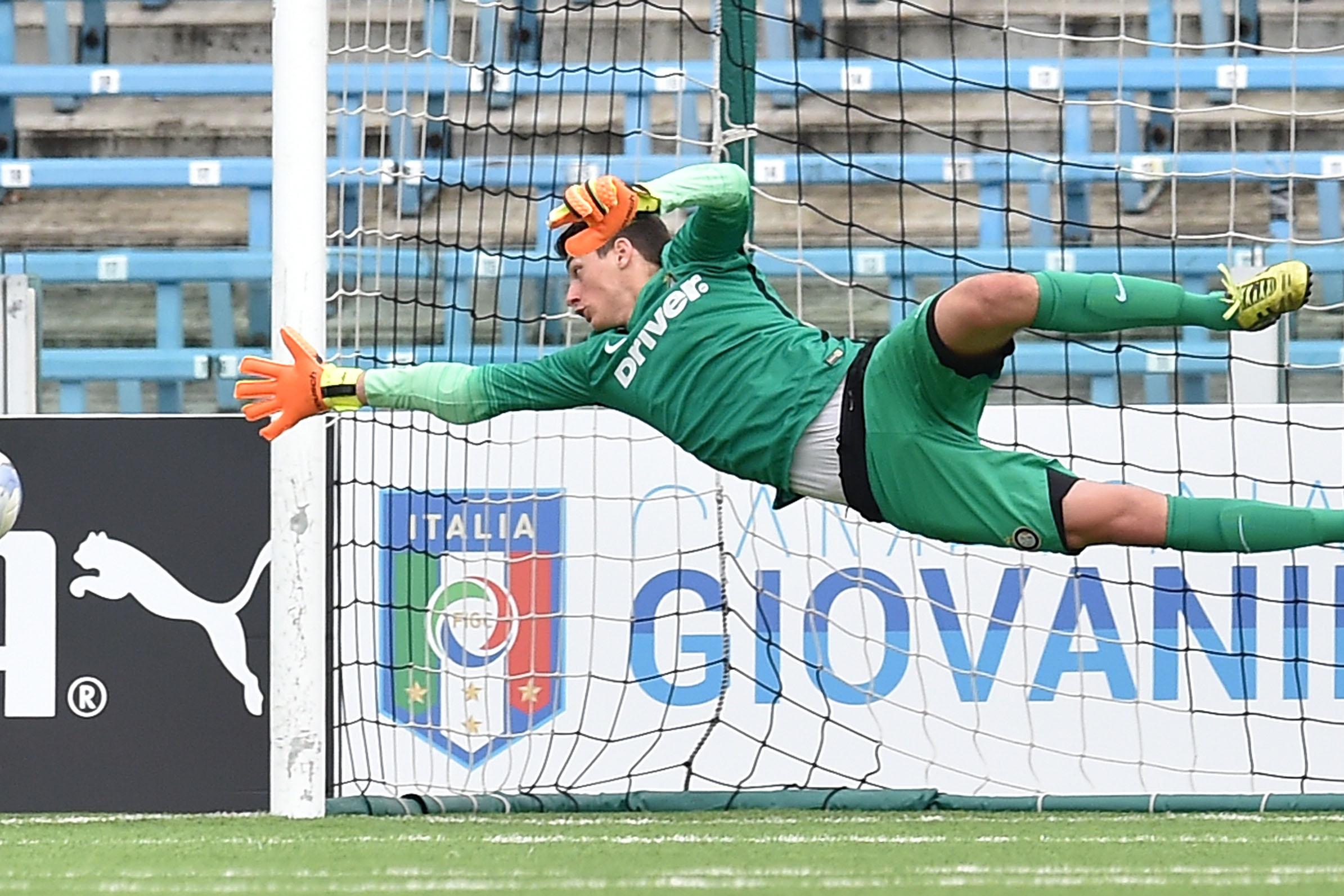 CESENA, ITALY - JUNE 19:  Giulio Mangano of FC Internazionale Milano in action during Serie A U17 Finals between FC Internazionale Milano and Atalanta Bergamasca Calcio at Dino Manuzzi Stadium on June 19, 2016 in Cesena, Italy.  (Photo by Giuseppe Bellini - Inter/Inter via Getty Images)