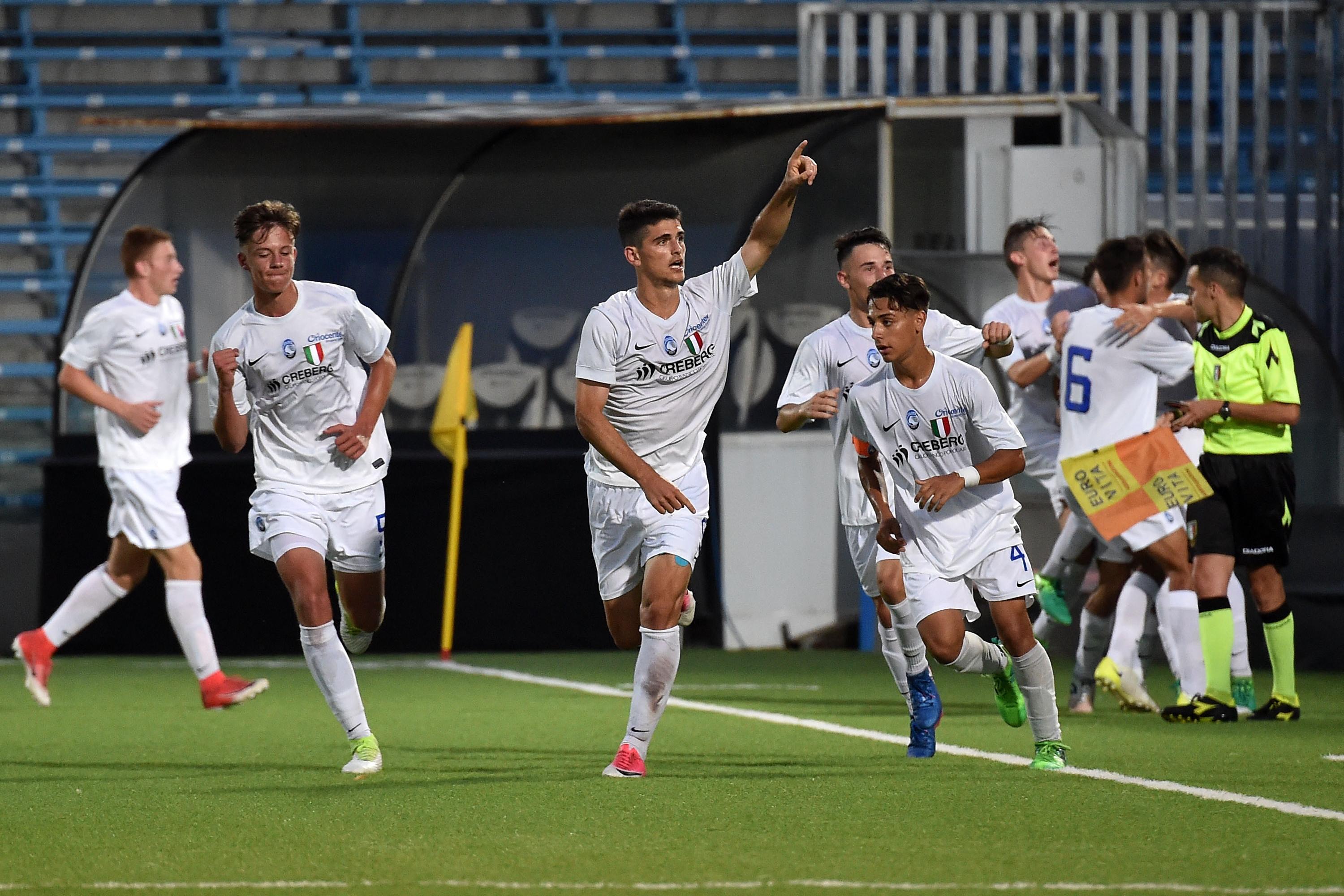 CESENA, ITALY - JUNE 21:  Rilind Nivokazi of Atalanta BC celebrates after scoring goal 1-1 during the U17 Serie A Final match between Atalanta BC and FC Internazionale on June 21, 2017 in Cesena, Italy.  (Photo by Giuseppe Bellini/Getty Images)