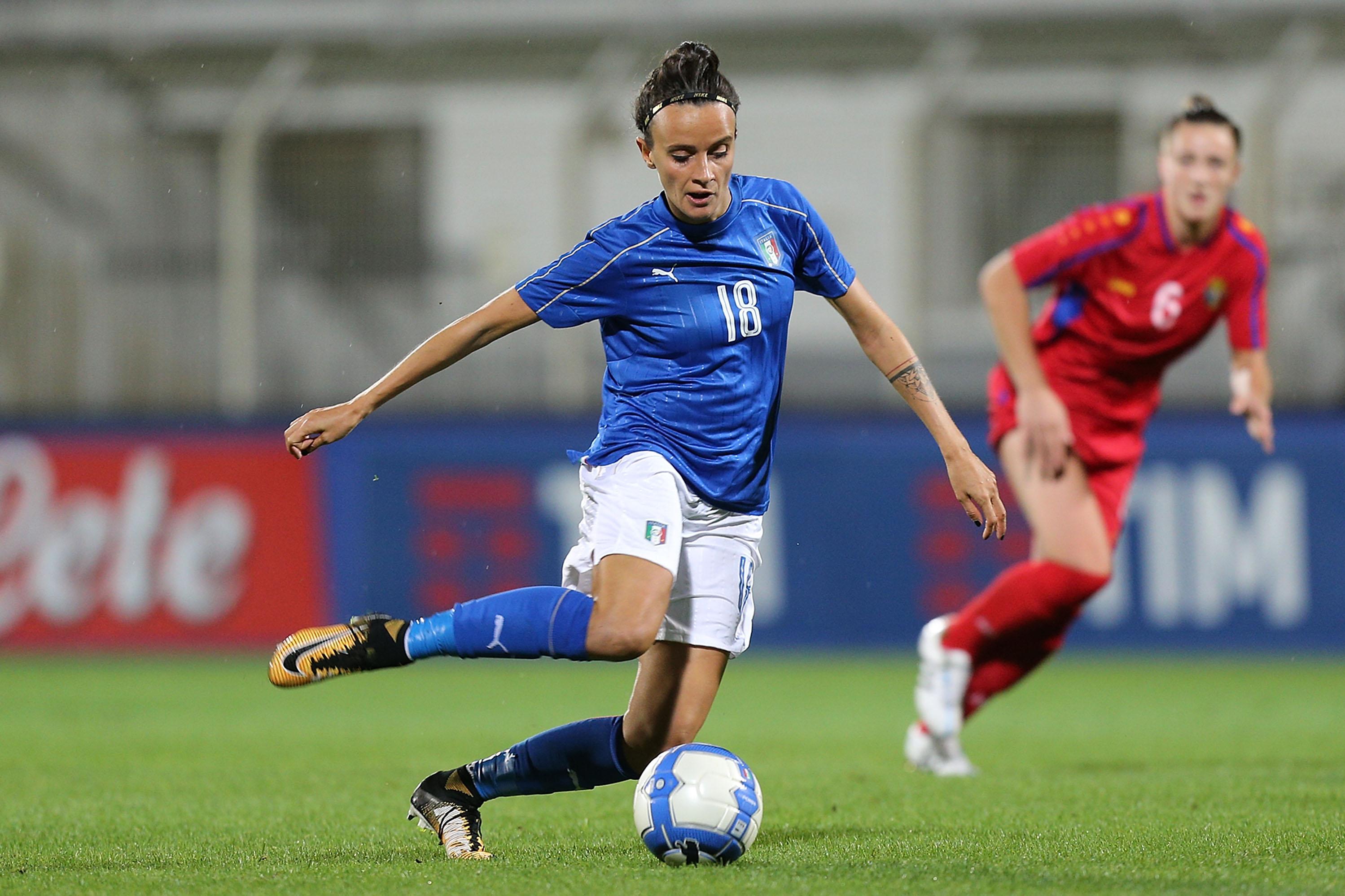 LA SPEZIA, ITALY - SEPTEMBER 15: Barbara Bonansea of Italy in action during the 2019 FIFA Women\\'s World Cup Qualifier between Italy Women and Moldova Women at Stadio Alberto Picco on September 15, 2017 in La Spezia, Italy.  (Photo by Gabriele Maltinti/Getty Images)
