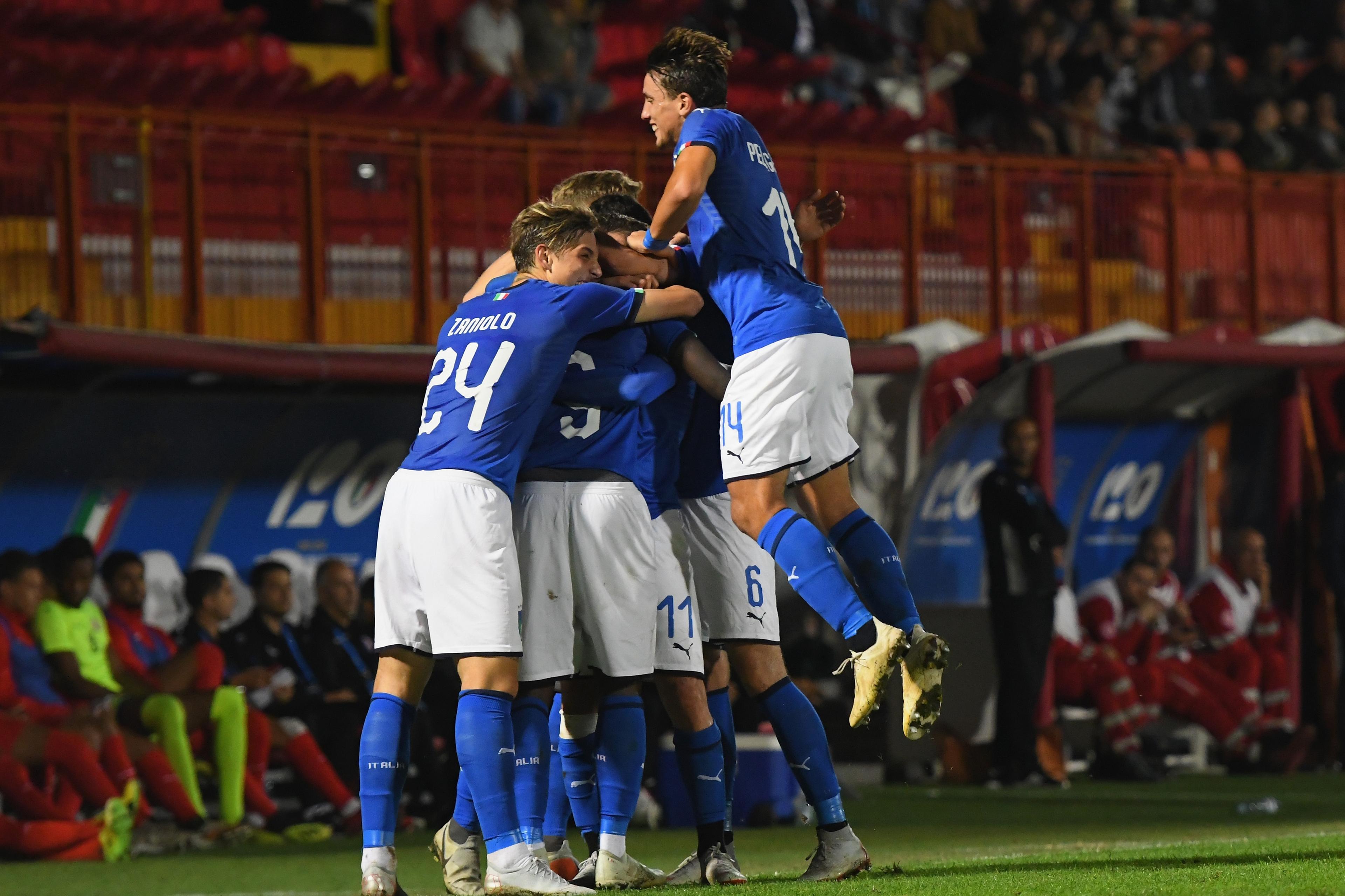 VICENZA, ITALY - OCTOBER 15:  Kean Moise of Italy U21 celebrates after scoring his team second goal during the International Friendly match between Italy U21 and Tunisia U21 at Stadio Romeo Menti on October 15, 2018 in Vicenza, Italy.  (Photo by Alessandro Sabattini/Getty Images)