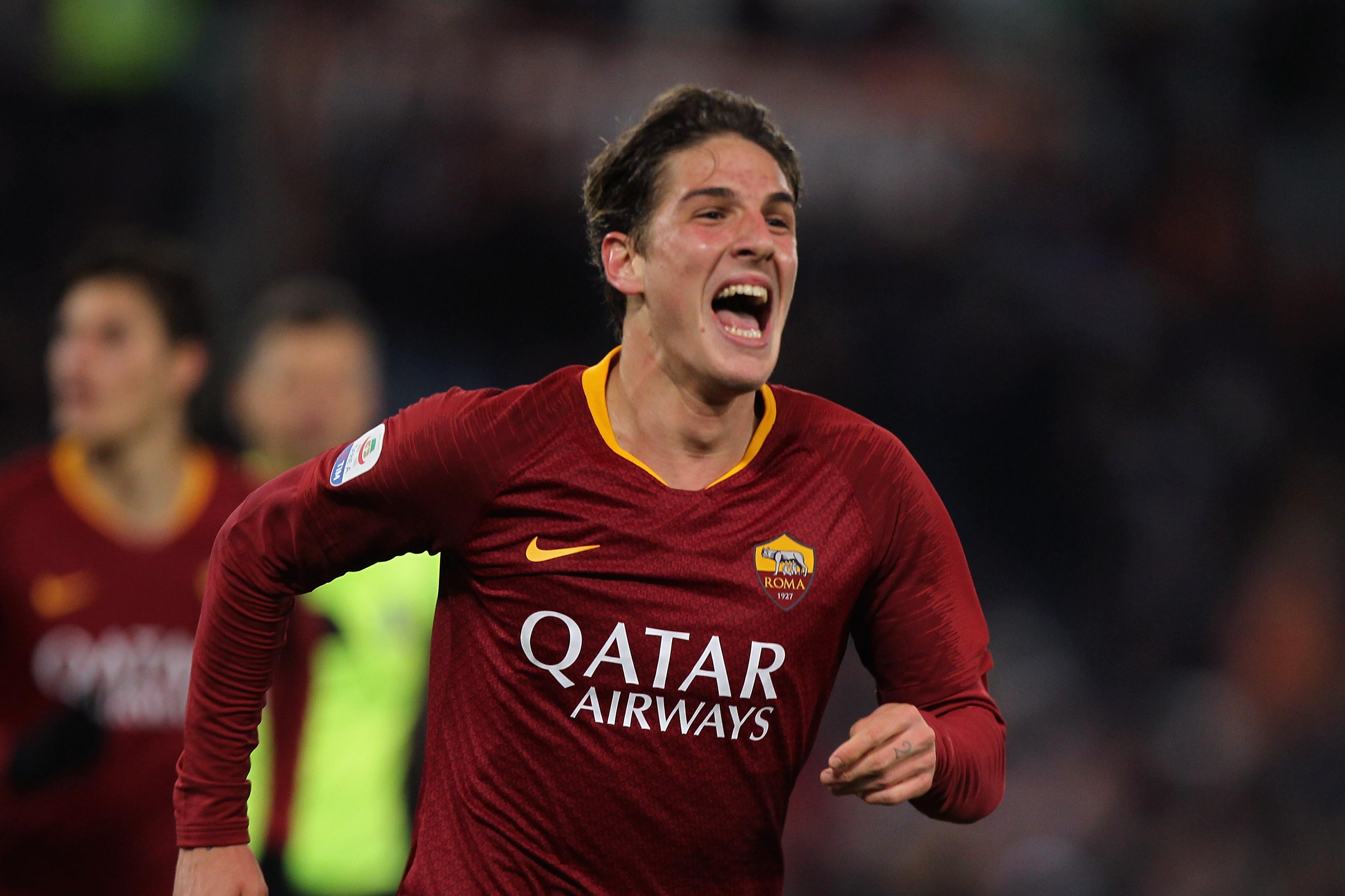 ROME, ITALY - DECEMBER 26:  Nicolo\\' Zaniolo of AS Roma celebrates after scoring the team\\'s third goal during the Serie A match between AS Roma and US Sassuolo at Stadio Olimpico on December 26, 2018 in Rome, Italy.  (Photo by Paolo Bruno/Getty Images)