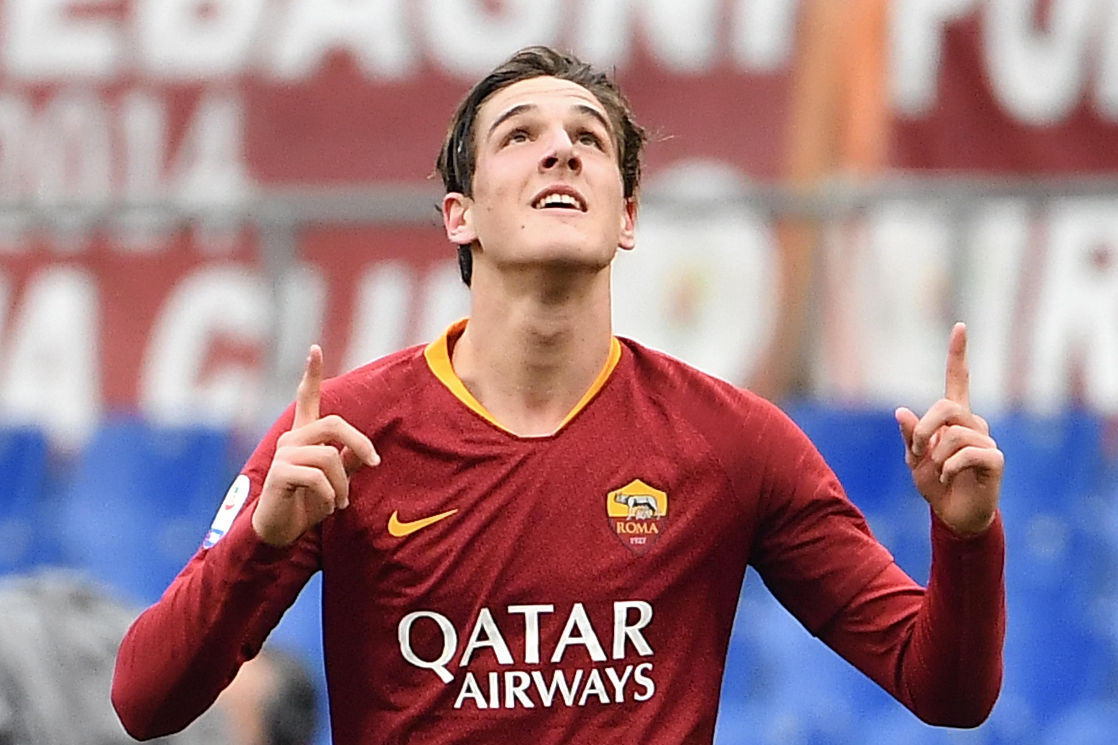 AS Roma Italian midfielder Nicolo Zaniolo celebrates after opening the scoring during the Italian Serie A football match AS Roma vs Torino on January 19, 2019 at the Olumpic stadium in Rome. (Photo by Vincenzo PINTO / AFP)        (Photo credit should read VINCENZO PINTO/AFP/Getty Images)