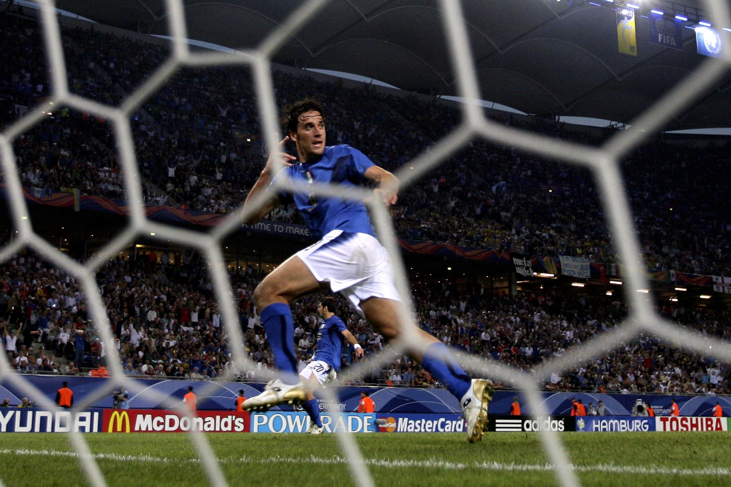 Buon compleanno a Luca Toni, attaccante Campione del Mondo nel 2006!