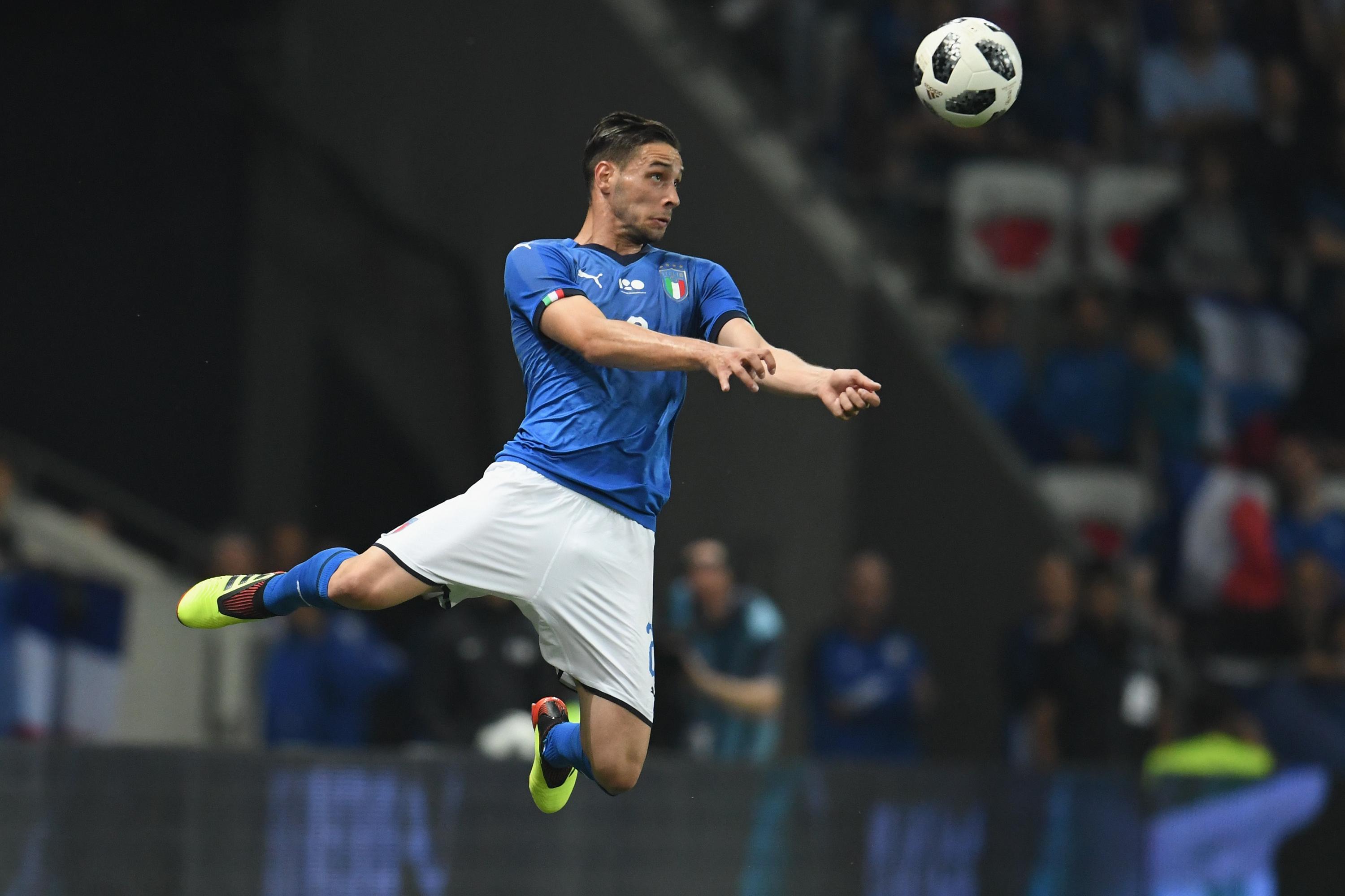 NICE, FRANCE - JUNE 01:  Mattia De Sciglio of Italy in action during the International Friendly match between France and Italy at Allianz Riviera Stadium on June 1, 2018 in Nice, France.  (Photo by Claudio Villa/Getty Images)
