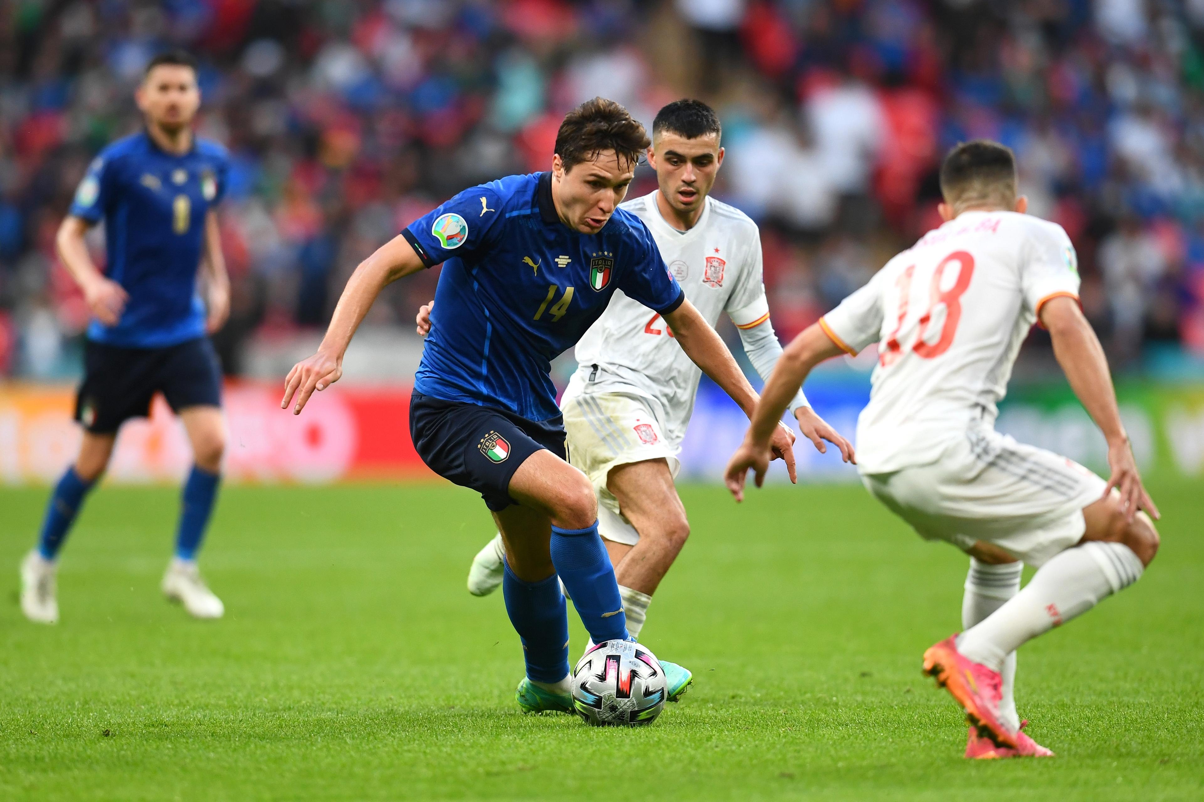 LONDON, ENGLAND - JULY 06: Federico Chiesa of Italy in possession during the UEFA Euro 2020 Championship Semi-final match between Italy and Spain at Wembley Stadium on July 06, 2021 in London, England. (Photo by Claudio Villa/Getty Images)