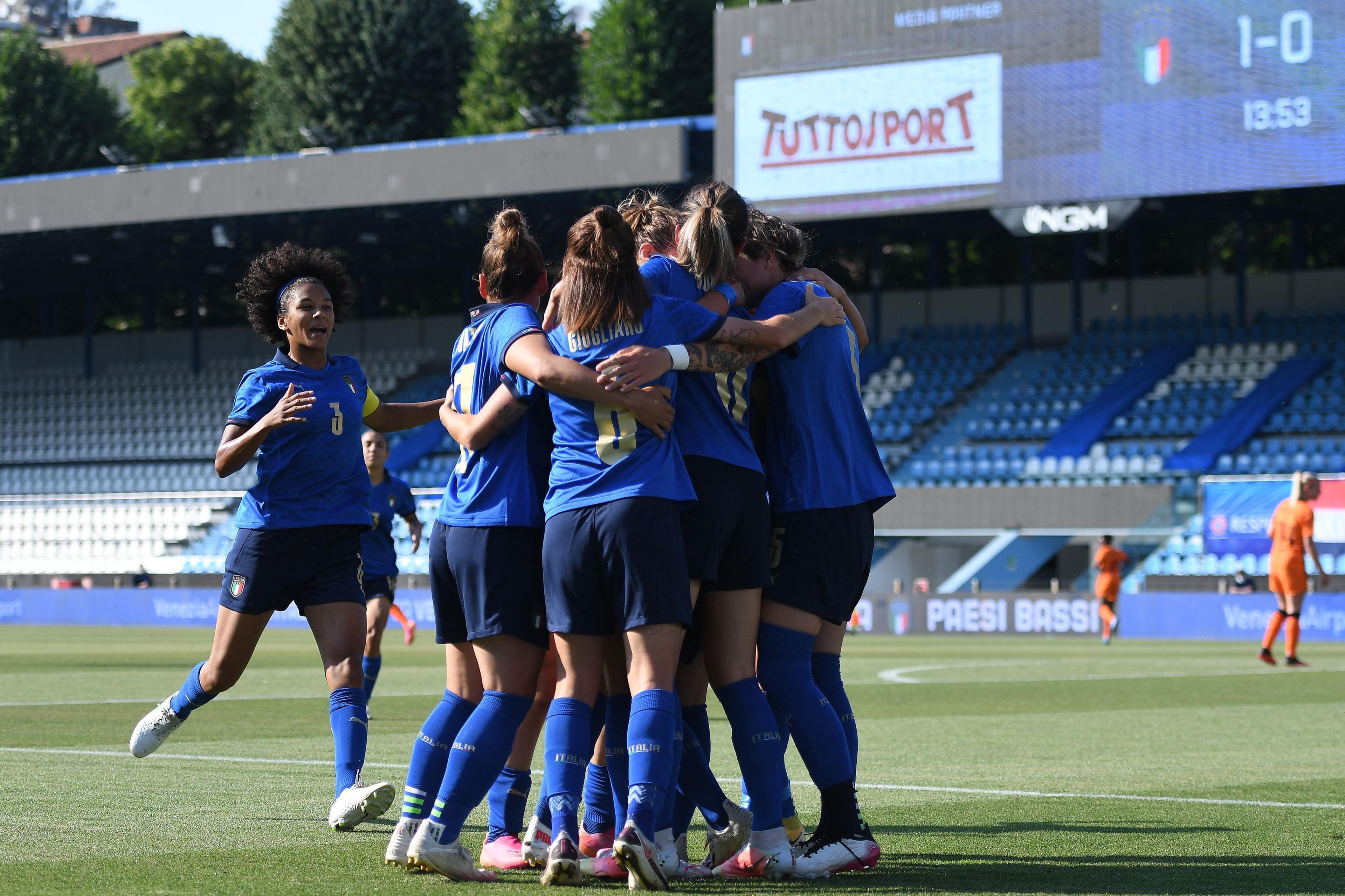 FERRARA, ITALY - JUNE 10:Cristiana Girelli of Italy celebrates after scoring the opening goal during the women international friendly match between Italy and Netherlands at Stadio Paolo Mazza on June 10, 2021 in Ferrara, Italy. (Photo by Alessandro Sabattini/Getty Images)