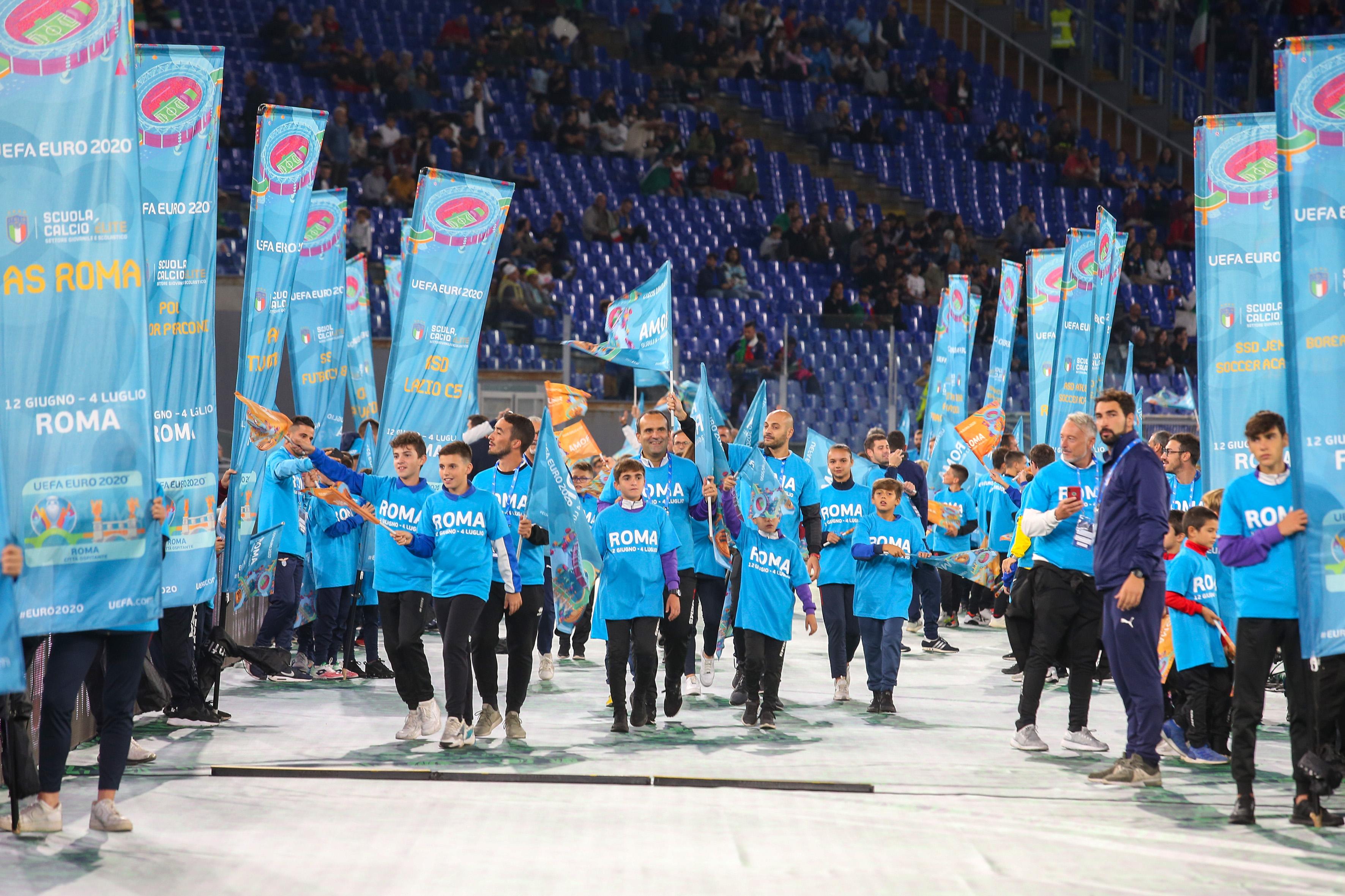 ROME, ITALY - OCTOBER 12: Children take part in a parade of soccer schools before the UEFA Euro 2020 qualifier between Italy and Greece on October 12, 2019 in Rome, Italy. (Photo by Giampiero Sposito/Getty Images)