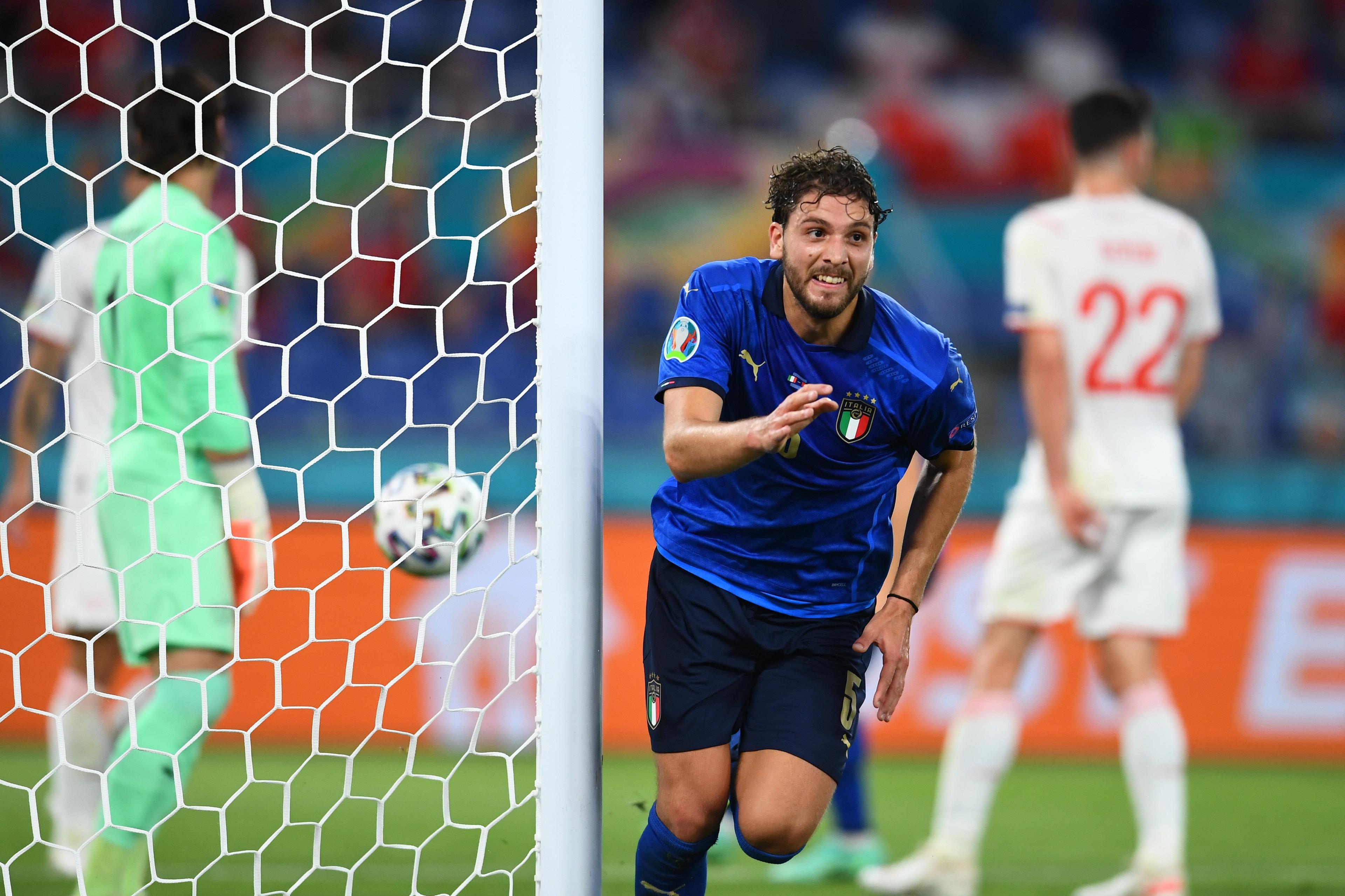 ROME, ITALY - JUNE 16: Manuel Locatelli of Italy celebrates after scoring their side\\'s first goal during the UEFA Euro 2020 Championship Group A match between Italy and Switzerland at Olimpico Stadium on June 16, 2021 in Rome, Italy. (Photo by Claudio Villa/Getty Images)