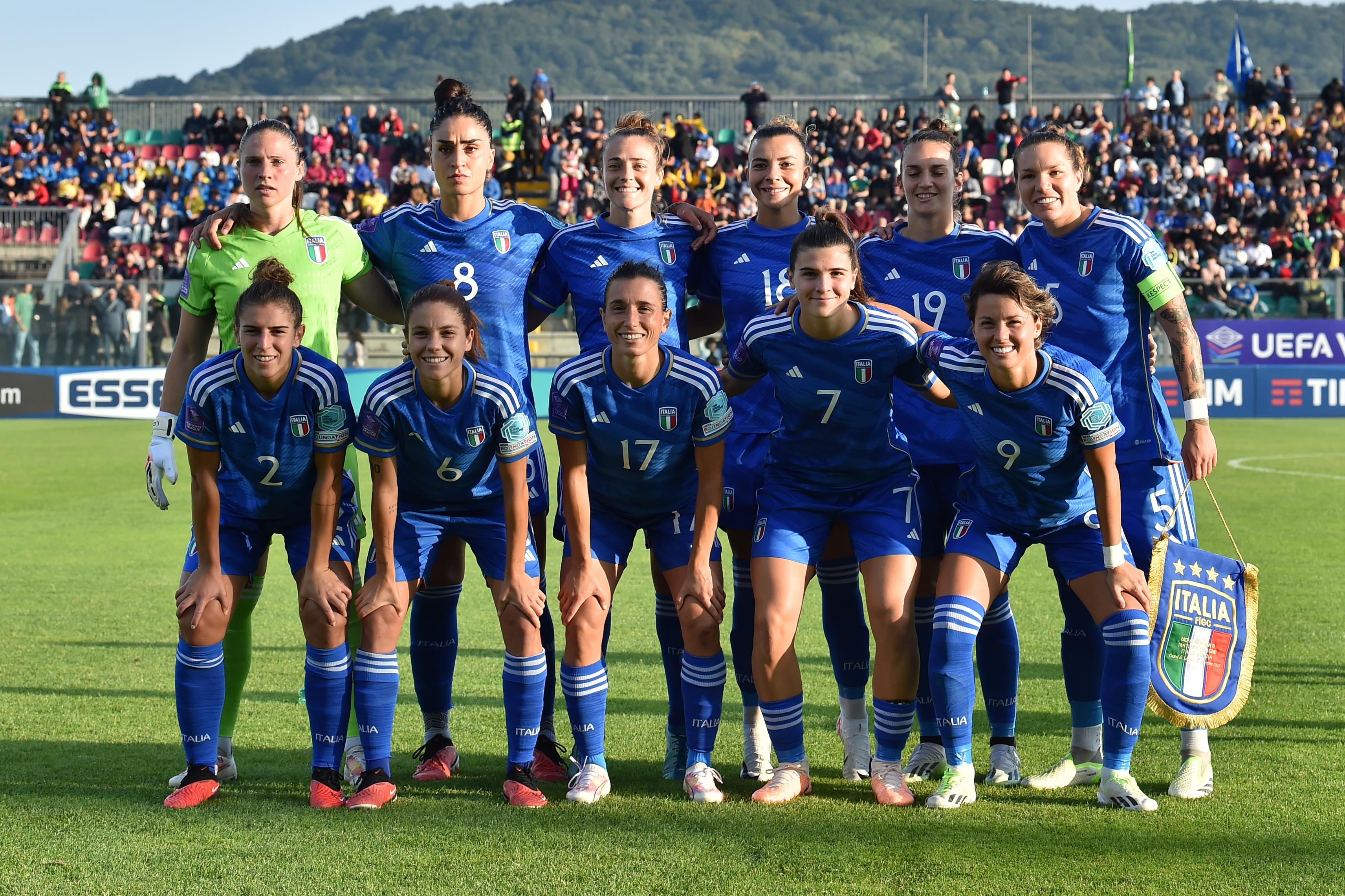 CASTEL DI SANGRO, ITALY - SEPTEMBER 26: Team of Italy stud up prior the UEFA Womens Nations League match between Italy and Sweden at  on September 26, 2023 in Castel di Sangro, Italy. (Photo by Giuseppe Bellini/Getty Images)