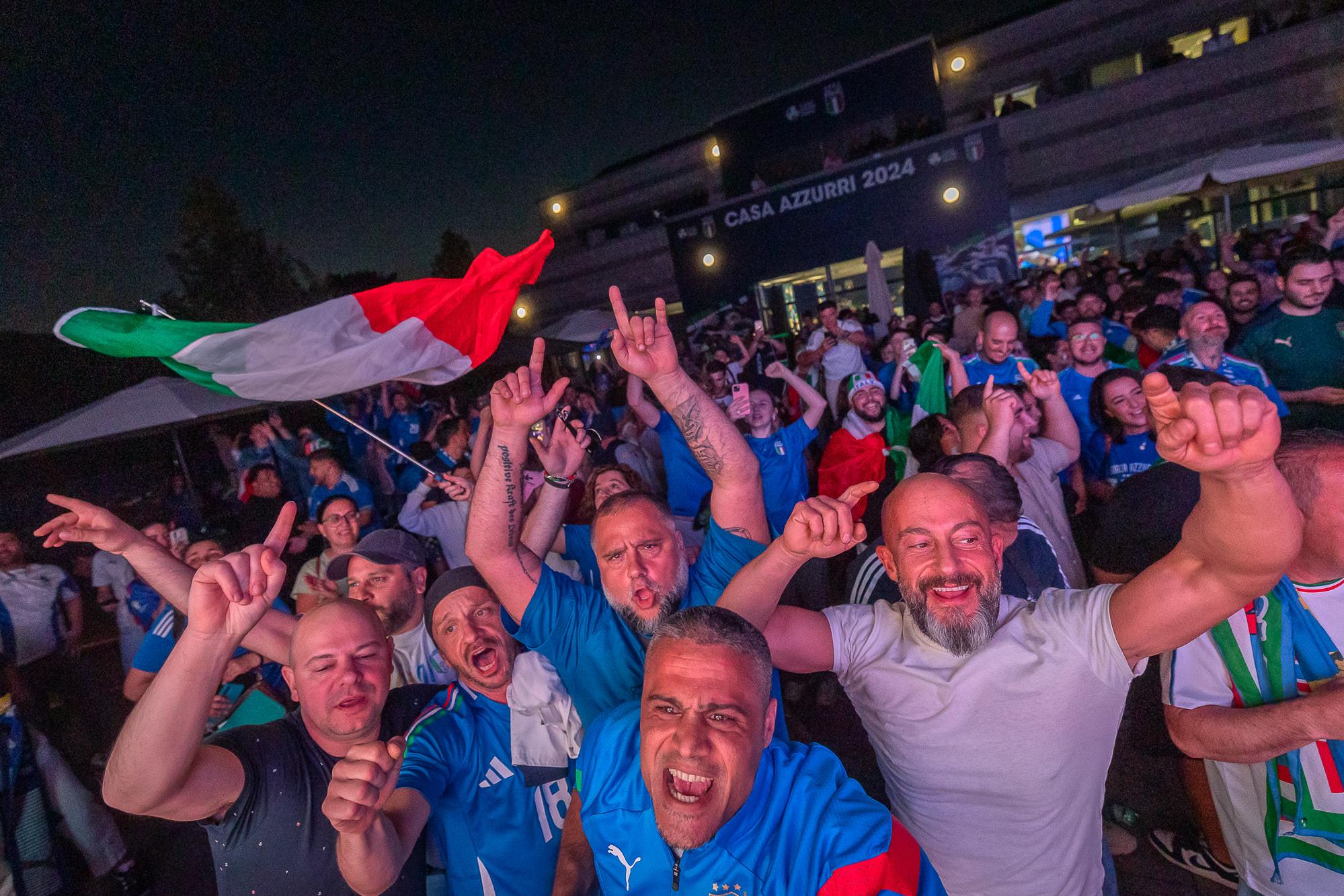 'Casa Azzurri on Tour' sbarca anche a Berlino: sabato dalle 11 alle 17 un'area dedicata a tifosi e partner per avvicinarsi a Svizzera-Italia