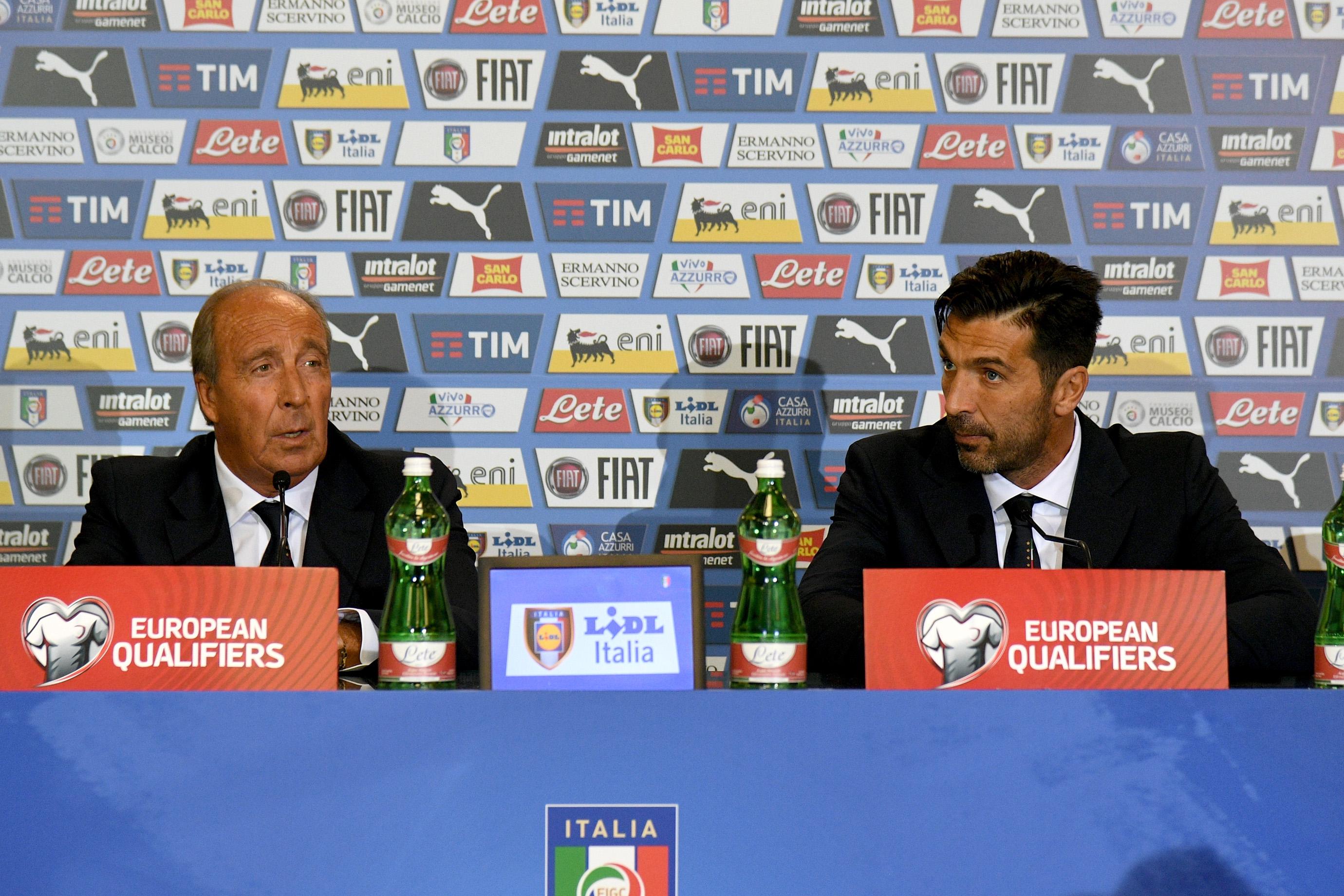 REGGIO NELL\\'EMILIA, ITALY - SEPTEMBER 04:  Head coach Italy Gian Piero Ventura (L) and Gianluigi Buffon speak with the media during a press conference at Mapei Stadium - Citta\\' del Tricolore on September 4, 2017 in Reggio nell\\'Emilia, Italy.  (Photo by Claudio Villa/Getty Images)