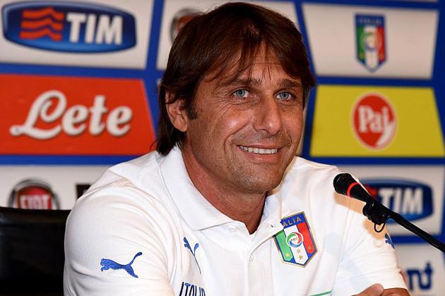 FLORENCE, ITALY - OCTOBER 05:  Head coach Italy Antonio Conte speaks to the media during a press conference at Coverciano on October 5, 2015 in Florence, Italy.  (Photo by Claudio Villa/Getty Images)