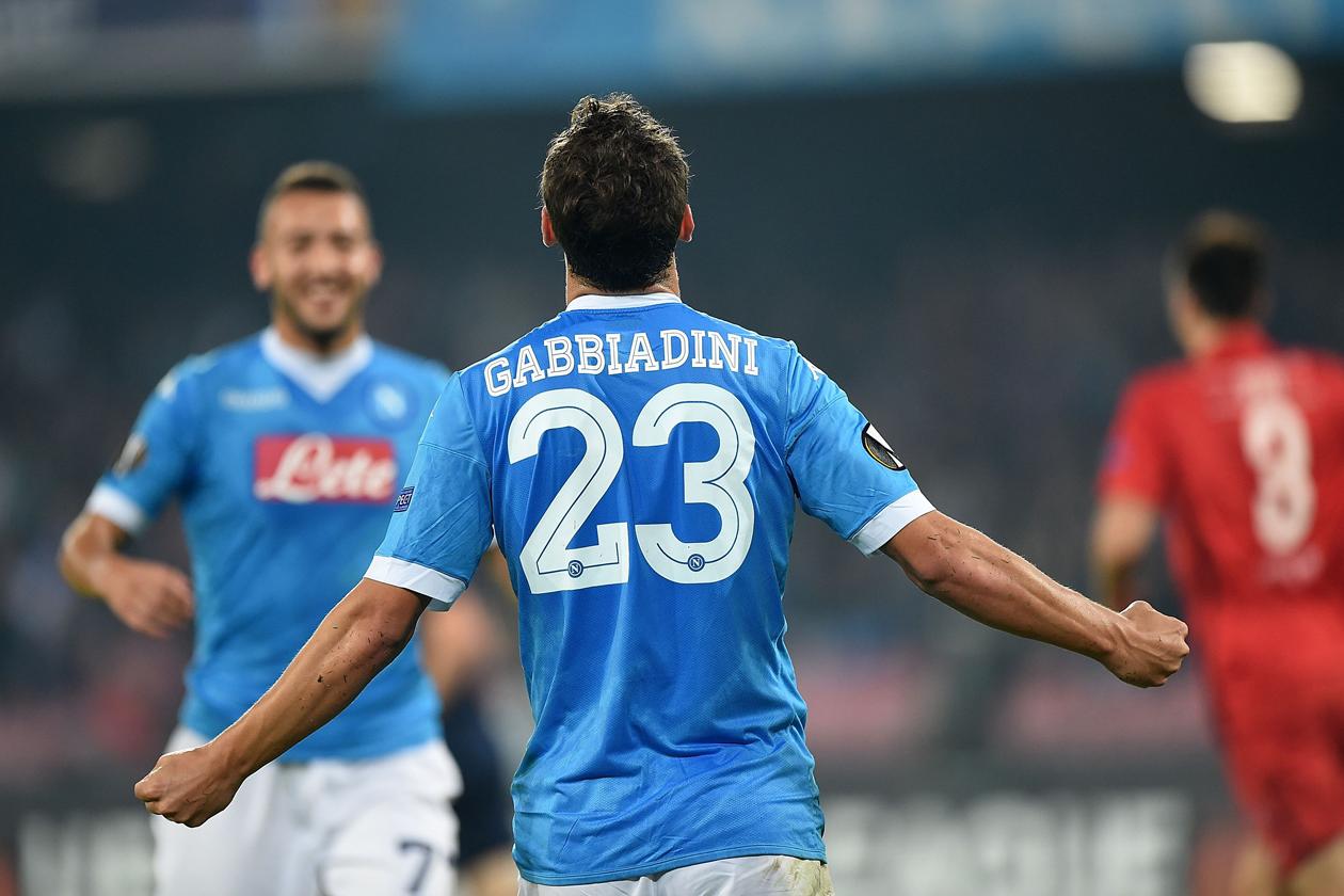 NAPLES, ITALY - NOVEMBER 05: Manolo Gabbiadini of Napoli celebrates after scoring goal 2-0  during the UEFA Europa League Group D match between SSC Napoli and FC Midtjylland at Stadio San Paolo on November 5, 2015 in Naples, Italy. (Photo by Francesco Pecoraro/Getty Images)