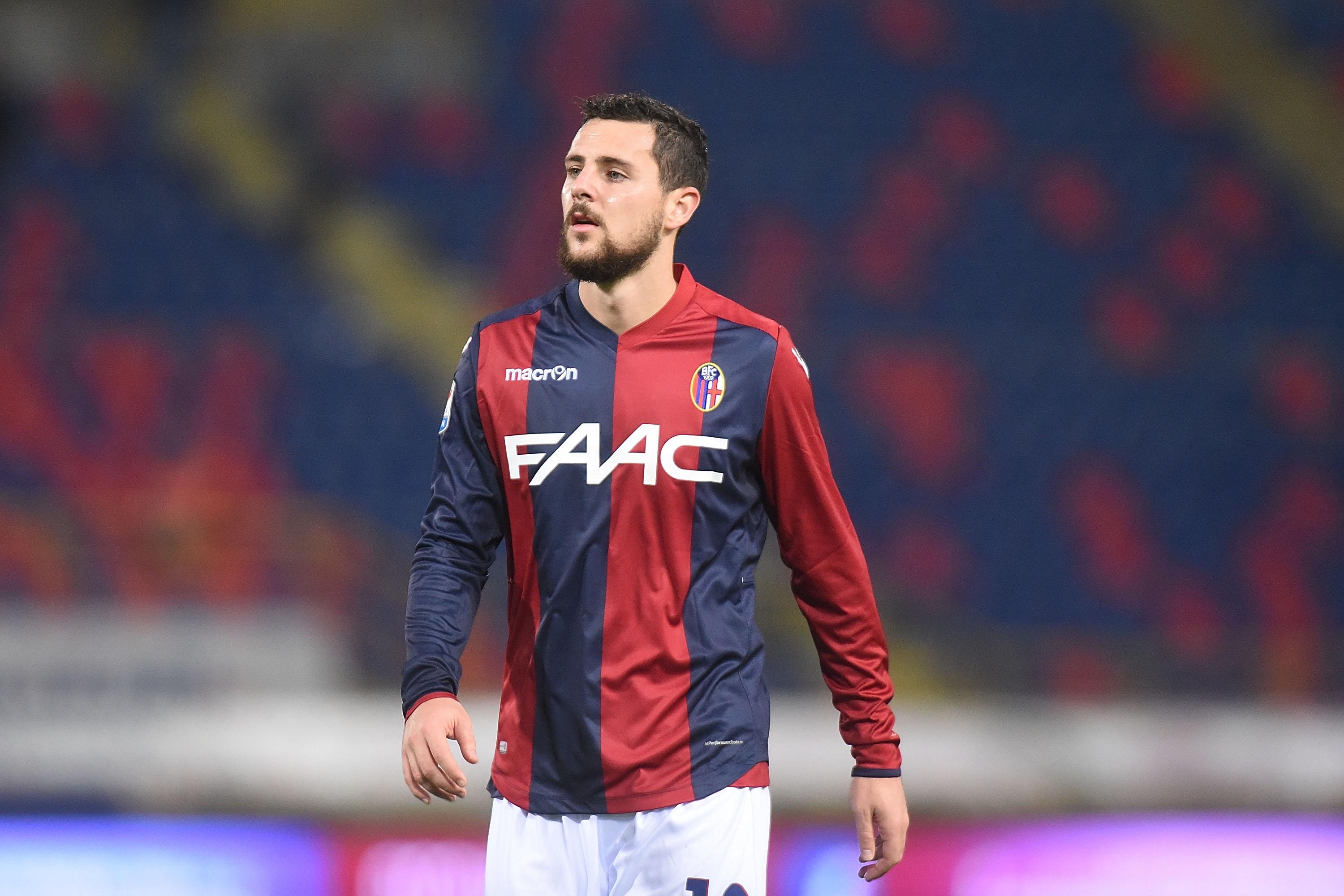 BOLOGNA, ITALY - NOVEMBER 27: Mattia Destro # 10 of Bologna FC looks dejected at the end of the Serie A match between Bologna FC and Atalanta BC at Stadio Renato Dall\\'Ara on November 27, 2016 in Bologna, Italy. (Photo by Mario Carlini / Iguana Press/Getty Images)