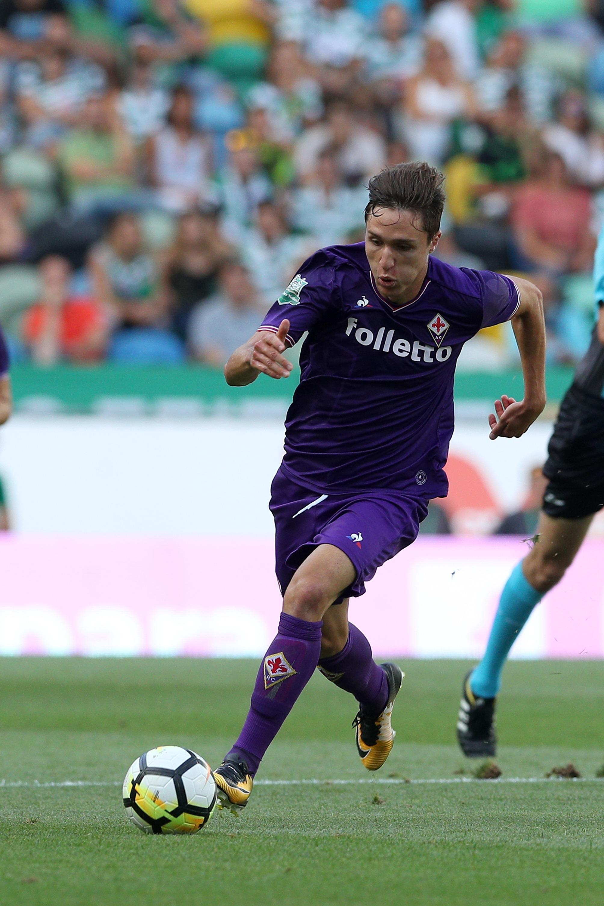 LISBON, PORTUGAL - JULY 29: Fiorentina forward Federico Chiesa from Italy during the Five Violins Trophy match between Sporting CP and AC Fiorentina at Estadio Jose Alvalade on July 29, 2017 in Lisbon, Portugal.  (Photo by Carlos Rodrigues/Getty Images)