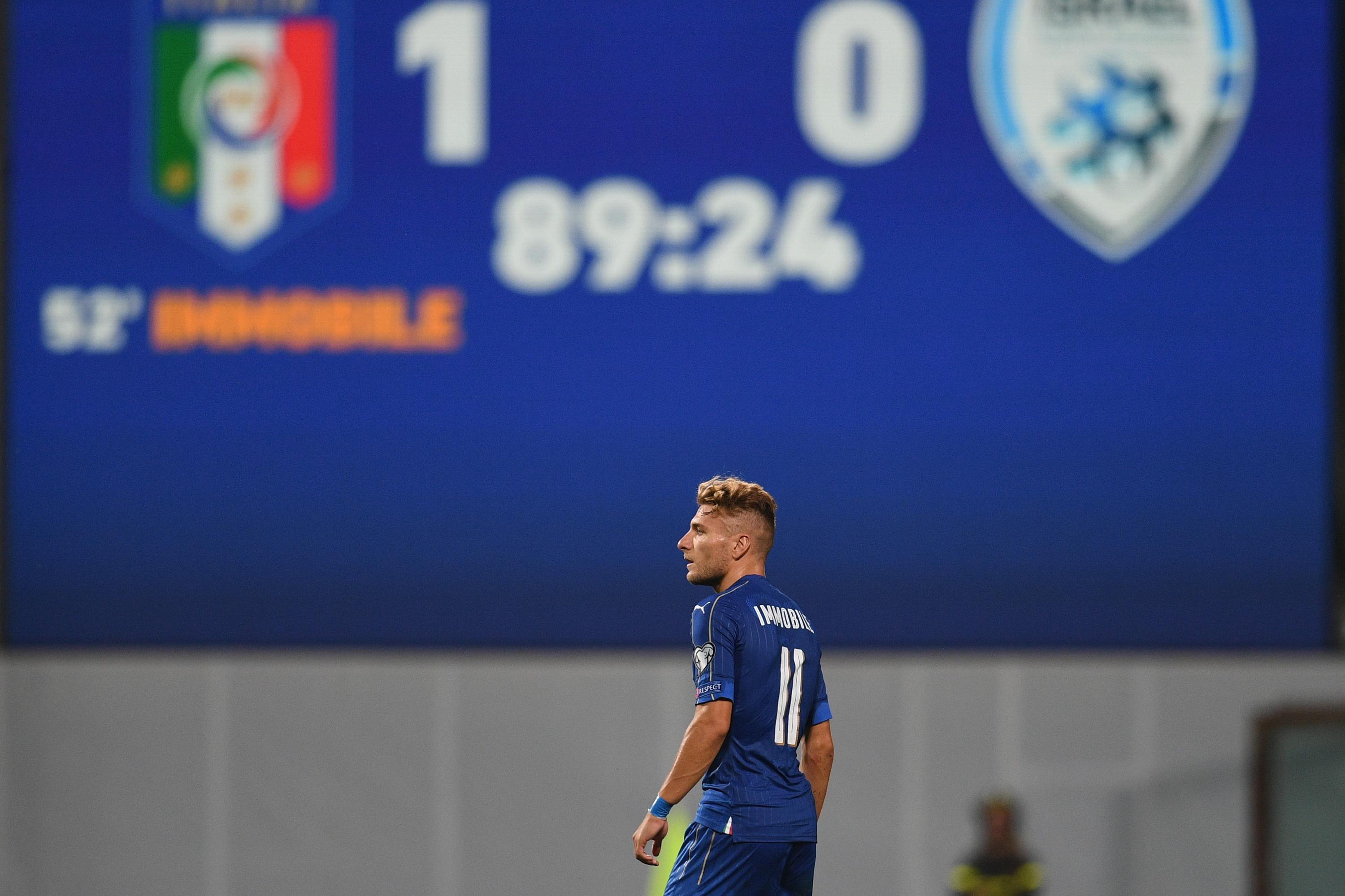 REGGIO NELL\\'EMILIA, ITALY - SEPTEMBER 05:  Ciro Immobile of Italy walk onto the pitch during the FIFA 2018 World Cup Qualifier between Italy and Israel at Mapei Stadium - Citta\\' del Tricolore on September 5, 2017 in Reggio nell\\'Emilia, Italy.  (Photo by Claudio Villa/Getty Images)