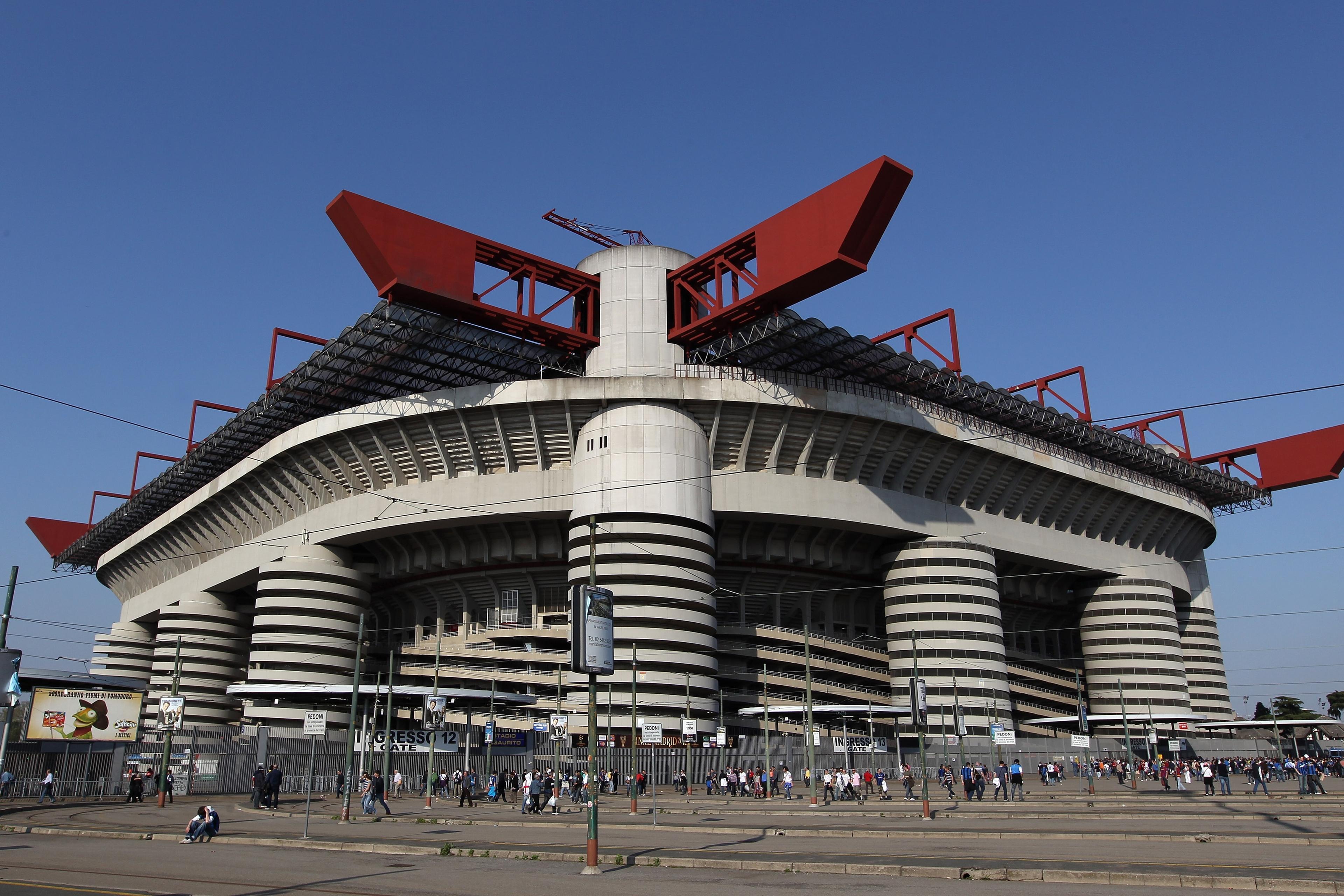 MILAN, ITALY - APRIL 20:  A general view of the San Siro stadium before the UEFA Champions League Semi Final 1st Leg match between Inter Milan and Barcelona at the San Siro on April 20, 2010 in Milan, Italy.  (Photo by Julian Finney/Getty Images)