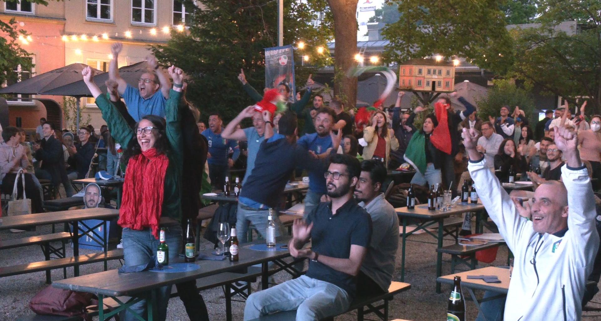 Belgio-Italia 1-2 vissuta a 'Casa Azzurri on tour'