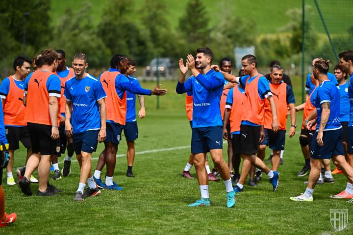 Tre giorni indimenticabili per il Parma Va' Pensiero, ospite nel ritiro della Prima squadra