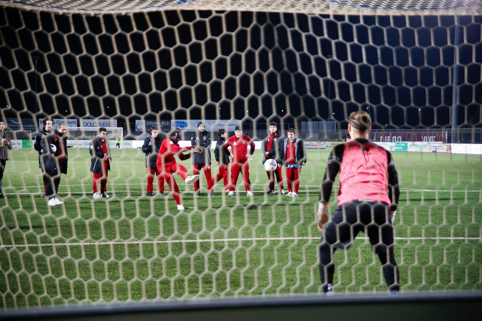 Giornata memorabile, per la Calciando Insieme di Pontedera: prima i match della DCPS, poi tutti allo stadio per la partita di Serie C