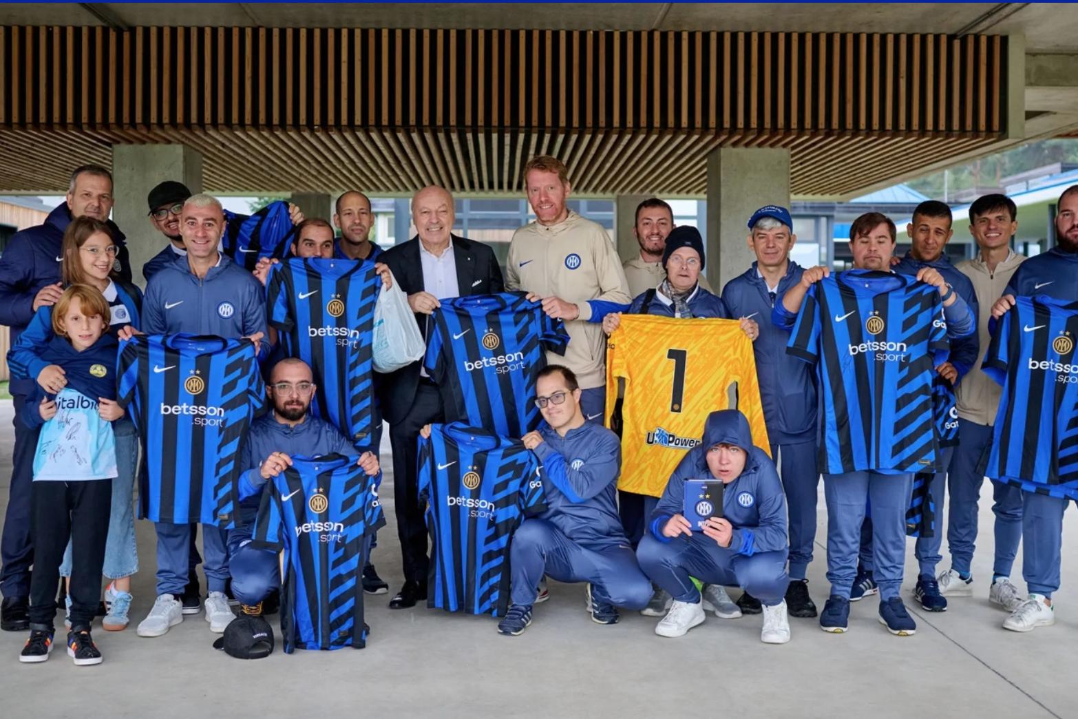 Inter, giornata stupenda per i ragazzi della squadra DCPS, che hanno incontrato giocatori, allenatore e dirigenti