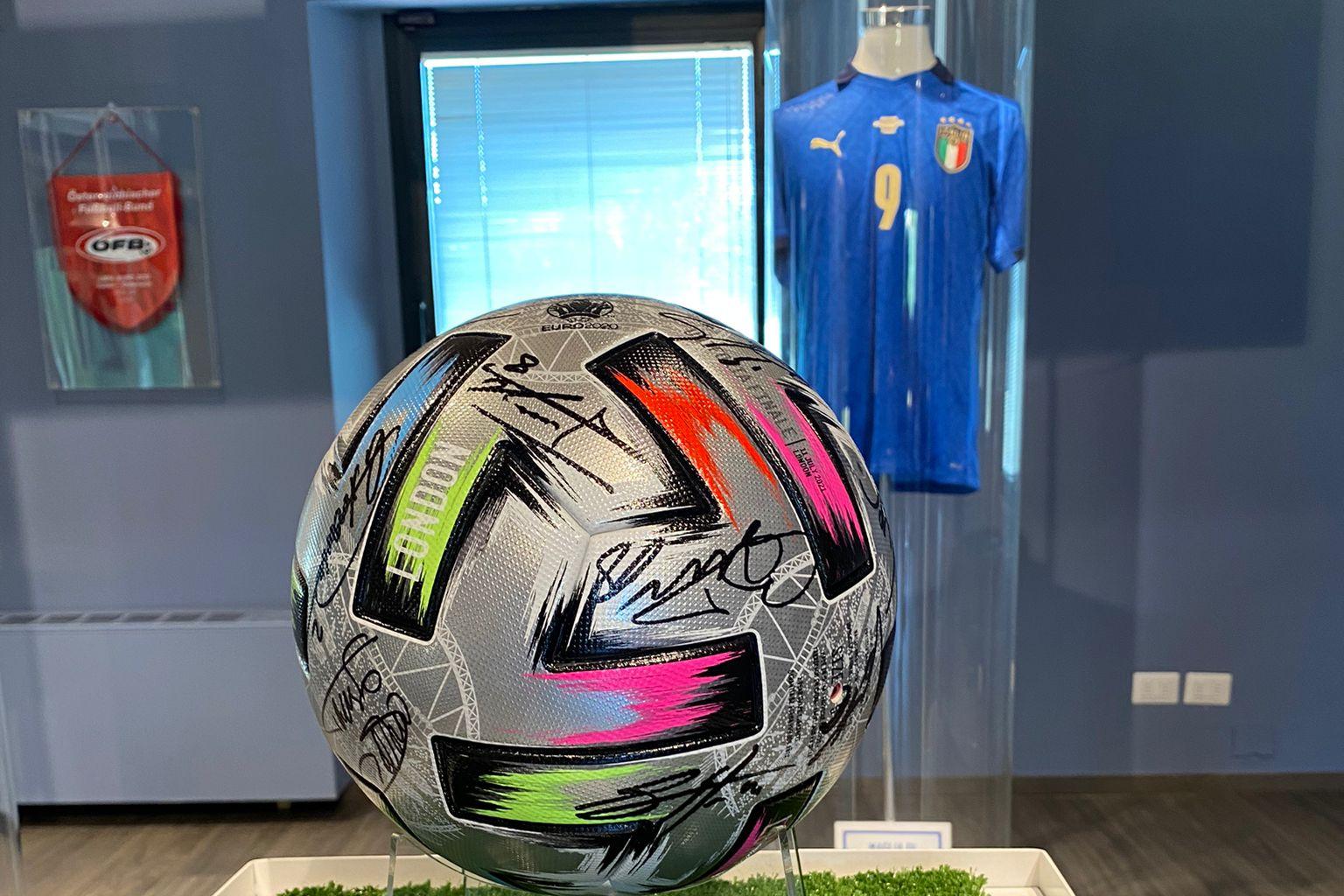 La Coppa di Euro 2020, il pallone di Wembley e i Family Weekend