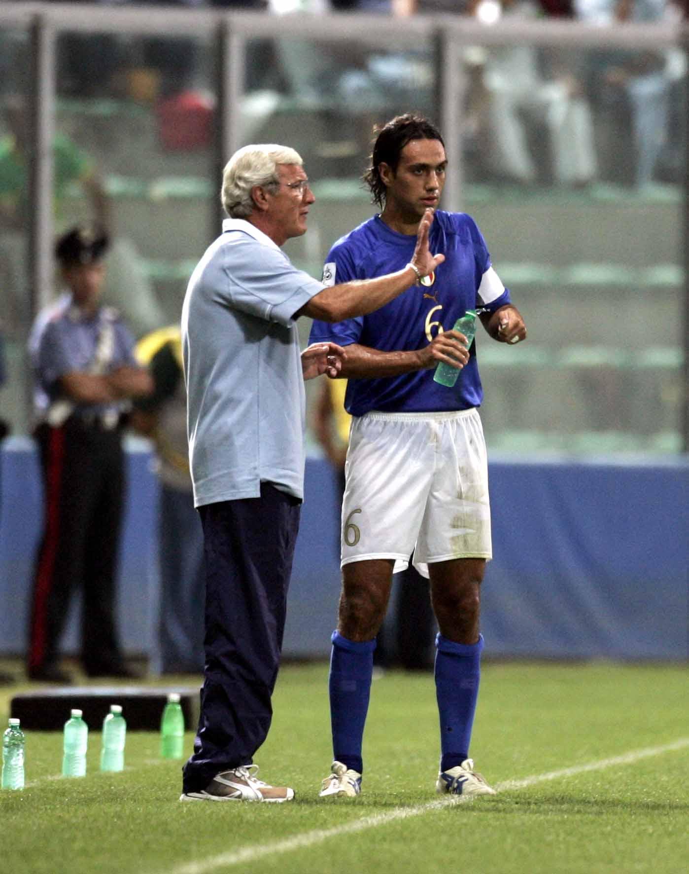 PALERMO, ITALY - SEPTEMBER 04: Marcello Lippi and Alessandro Nesta during the World Cup 2006 qualifying football match between Italy and Norway at Renzo Barbera's stadium in Palermo, 04 September 2004. (Photo by FIGC Sabattini/FIGC Sabattini)