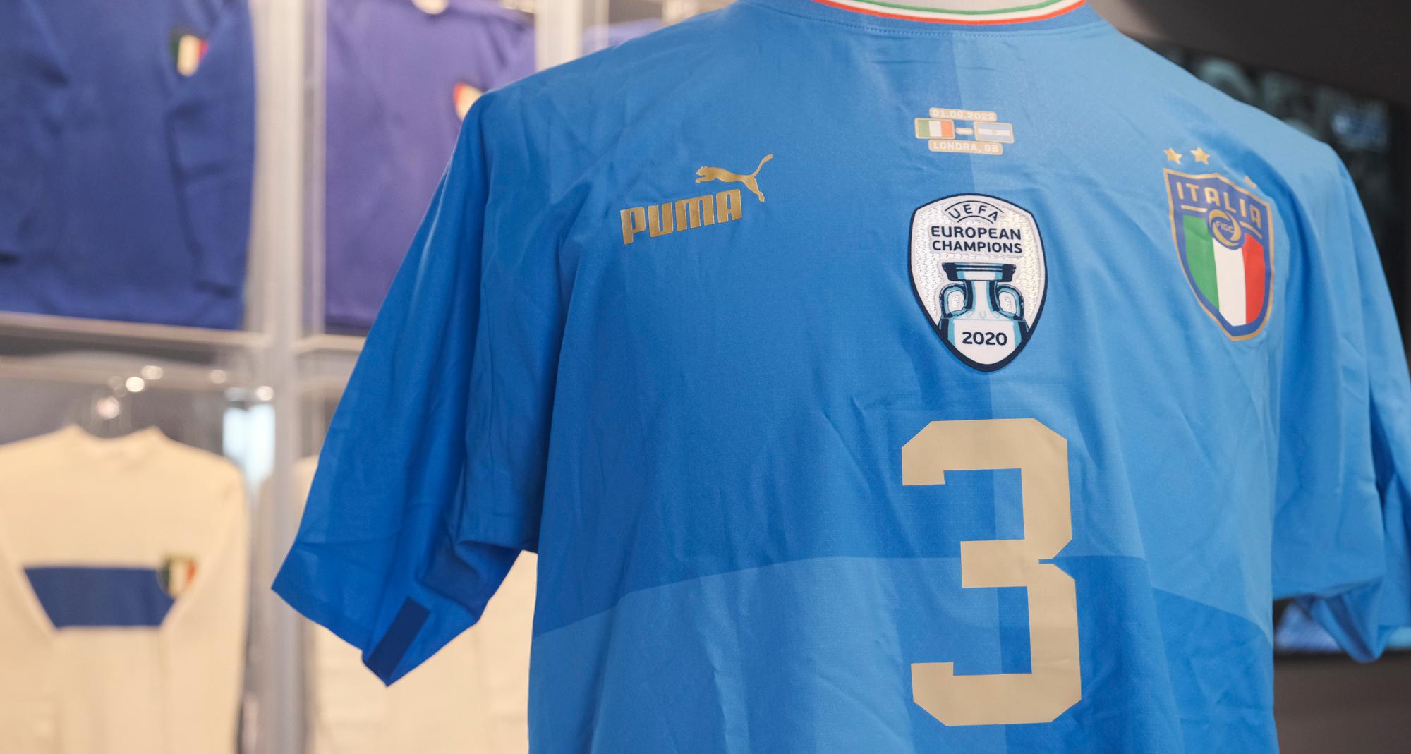La maglia della Juventus autografata da Chiellini con video prova La maglia della Juventus autografata da Chiellini con video prova