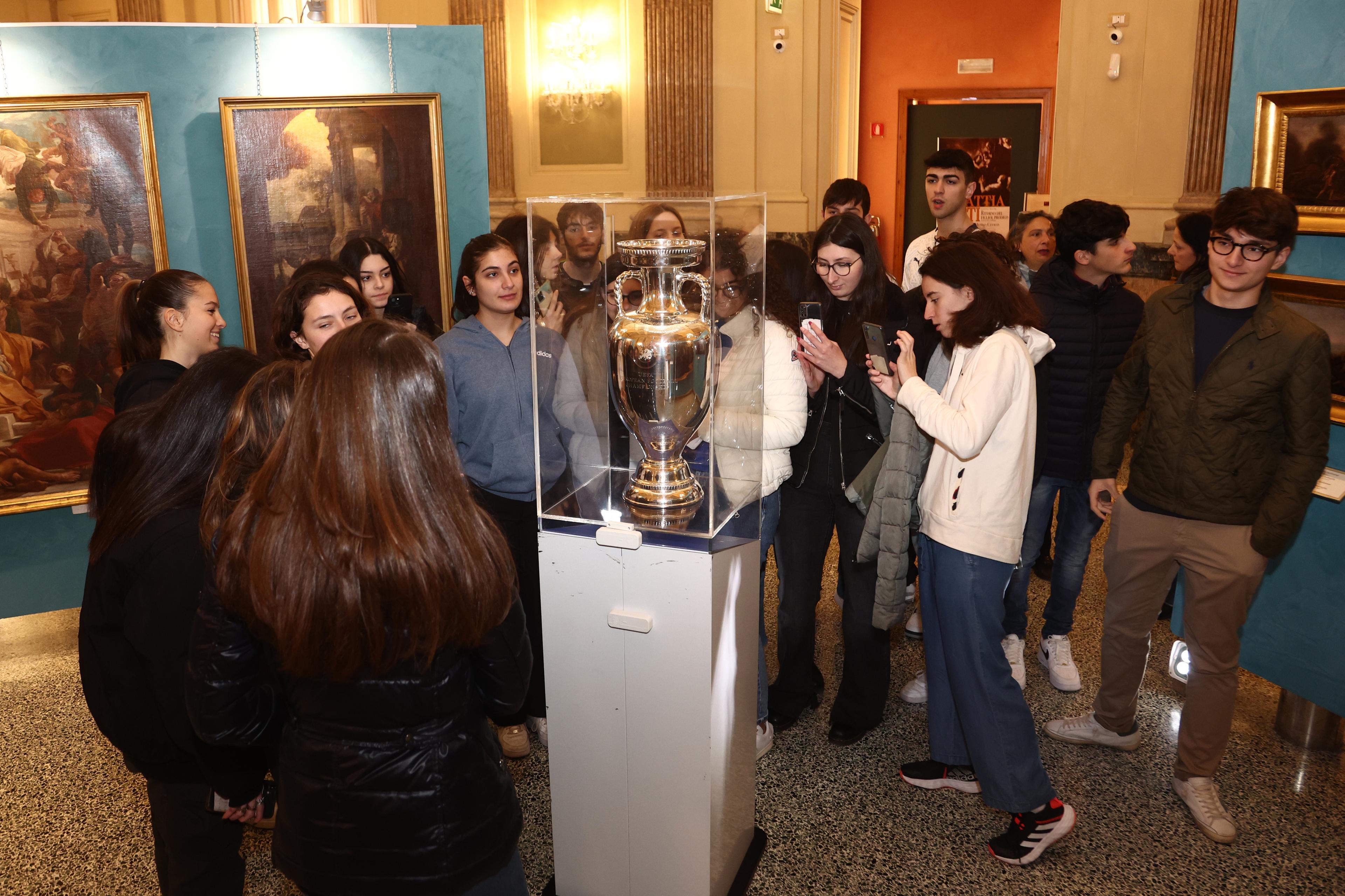 'Sfumature di Azzurro', un successo la prima tappa della mostra itinerante. A Reggio Calabria 3.650 visitatori in tre giorni