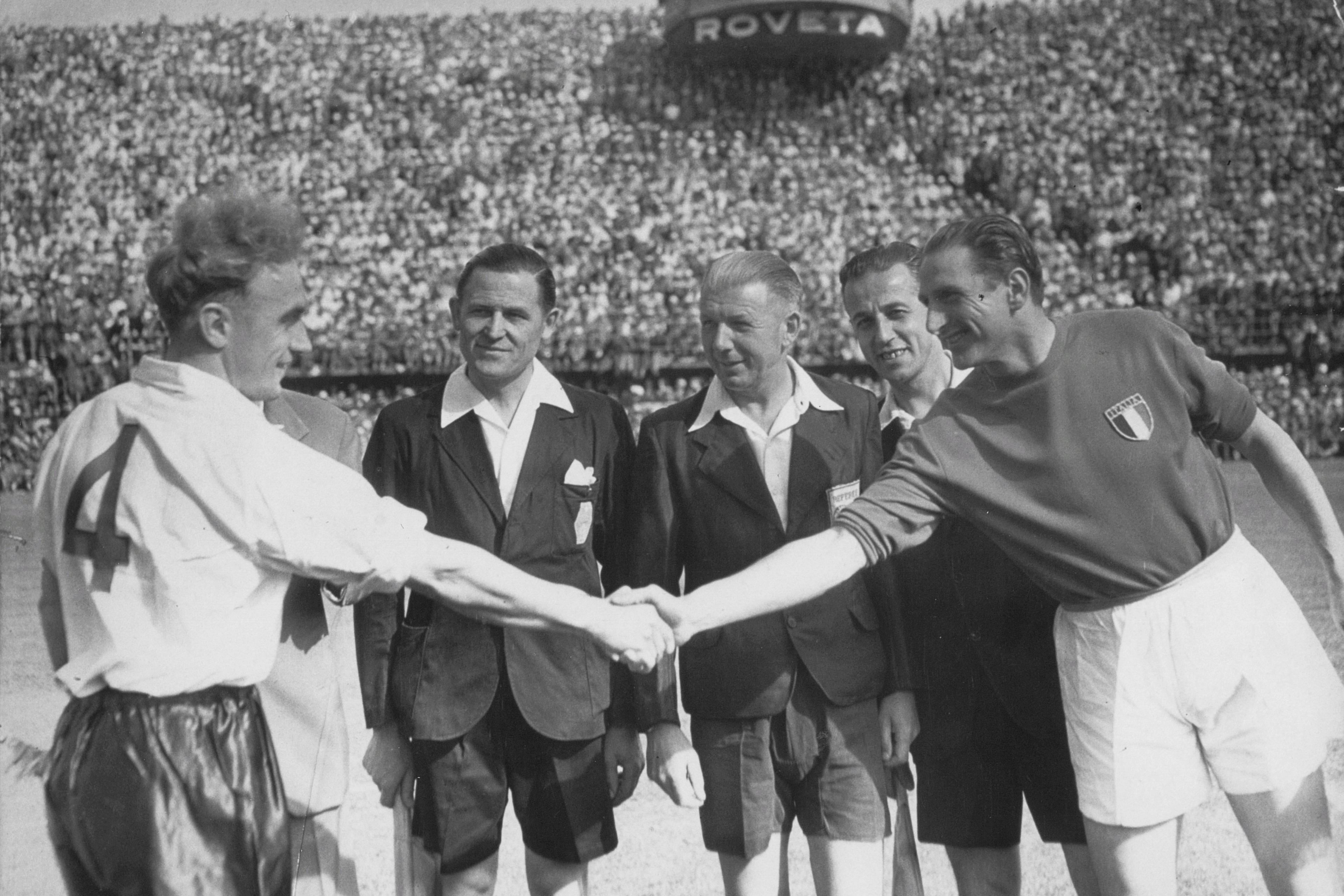 Centodieci anni fa nasceva Silvio Piola, il miglior marcatore nella storia della Serie A. I suoi cimeli adornano il Museo del Calcio