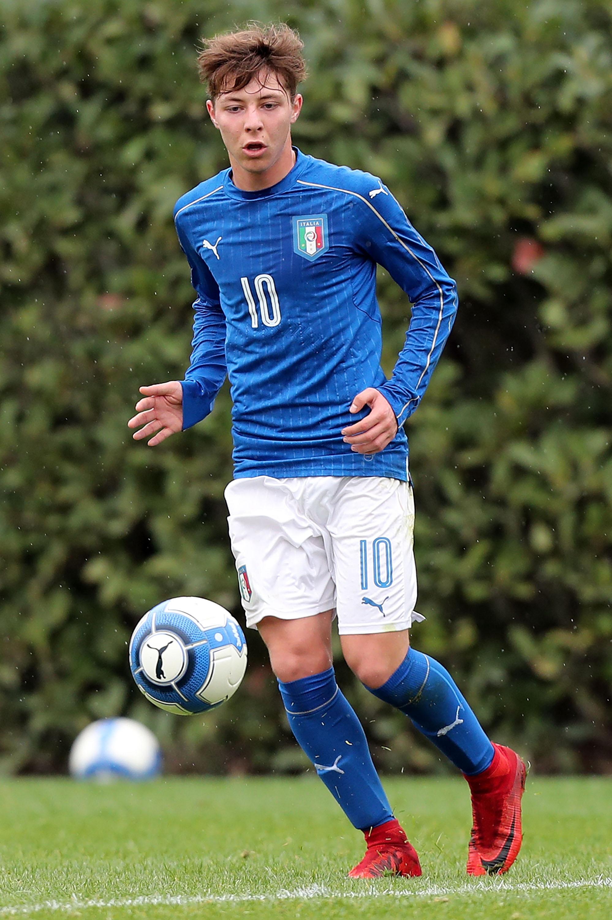 FLORENCE, ITALY - JANUARY 11: Daniel Guerini of Italy U16 blue in action during \\\"Torneo dei Gironi\\\" Italian Football Federation U16 Tournament at Coverciano on January 11, 2018 in Florence, Italy. (Photo by Gabriele Maltinti/Getty Images)