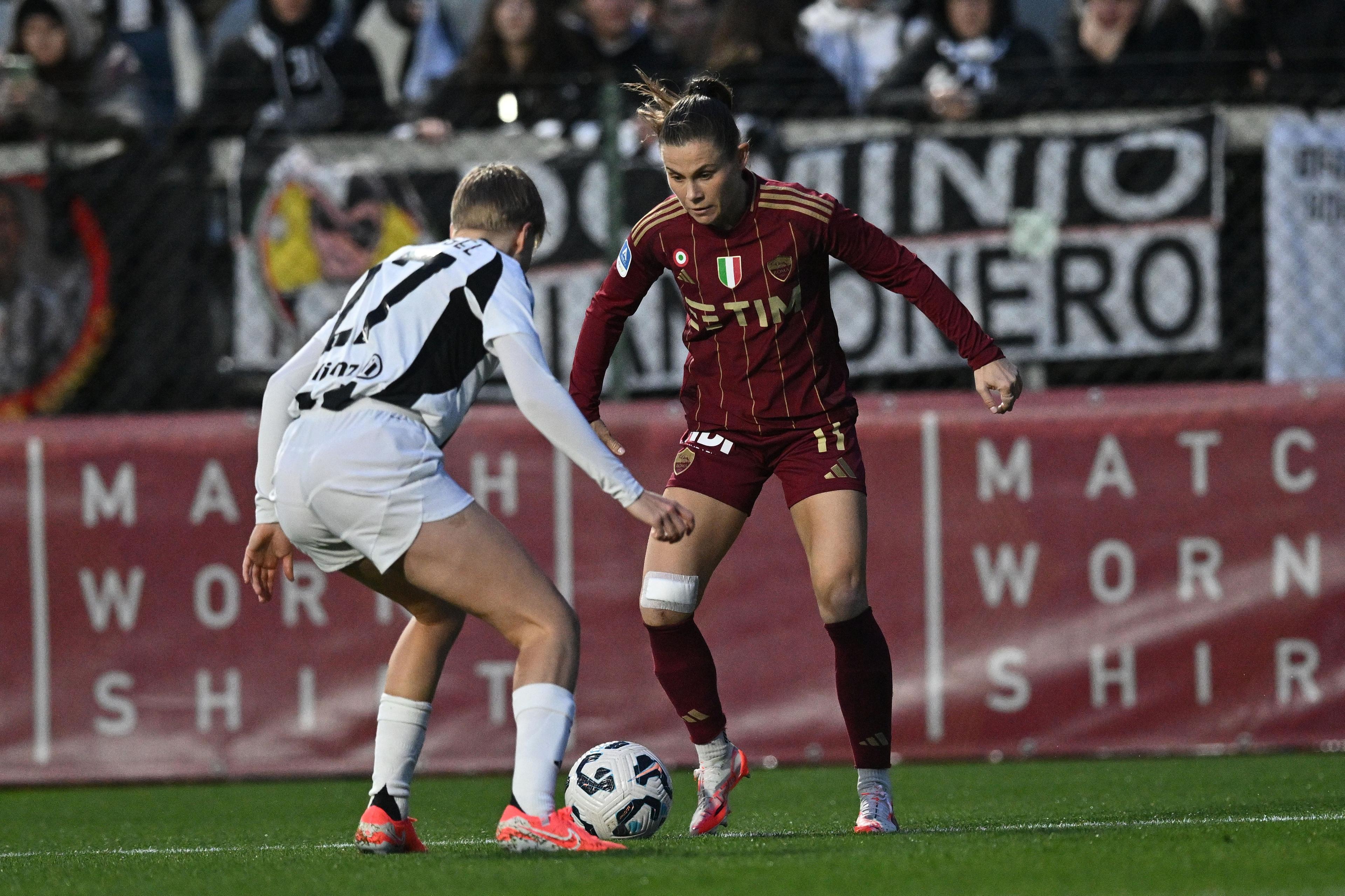 Emile Haavi (Roma Women)Paulina Krumbiegel (Juventus Women) ; January 19; 2025 - Football : Italian championship 2024 2025 Femminile ; 15°Day; match between Roma Women 3-1 Juventus Women at Tre Fontane Stadium ; Roma, Italy; ;( photo by aicfoto)(ITALY) [0855]